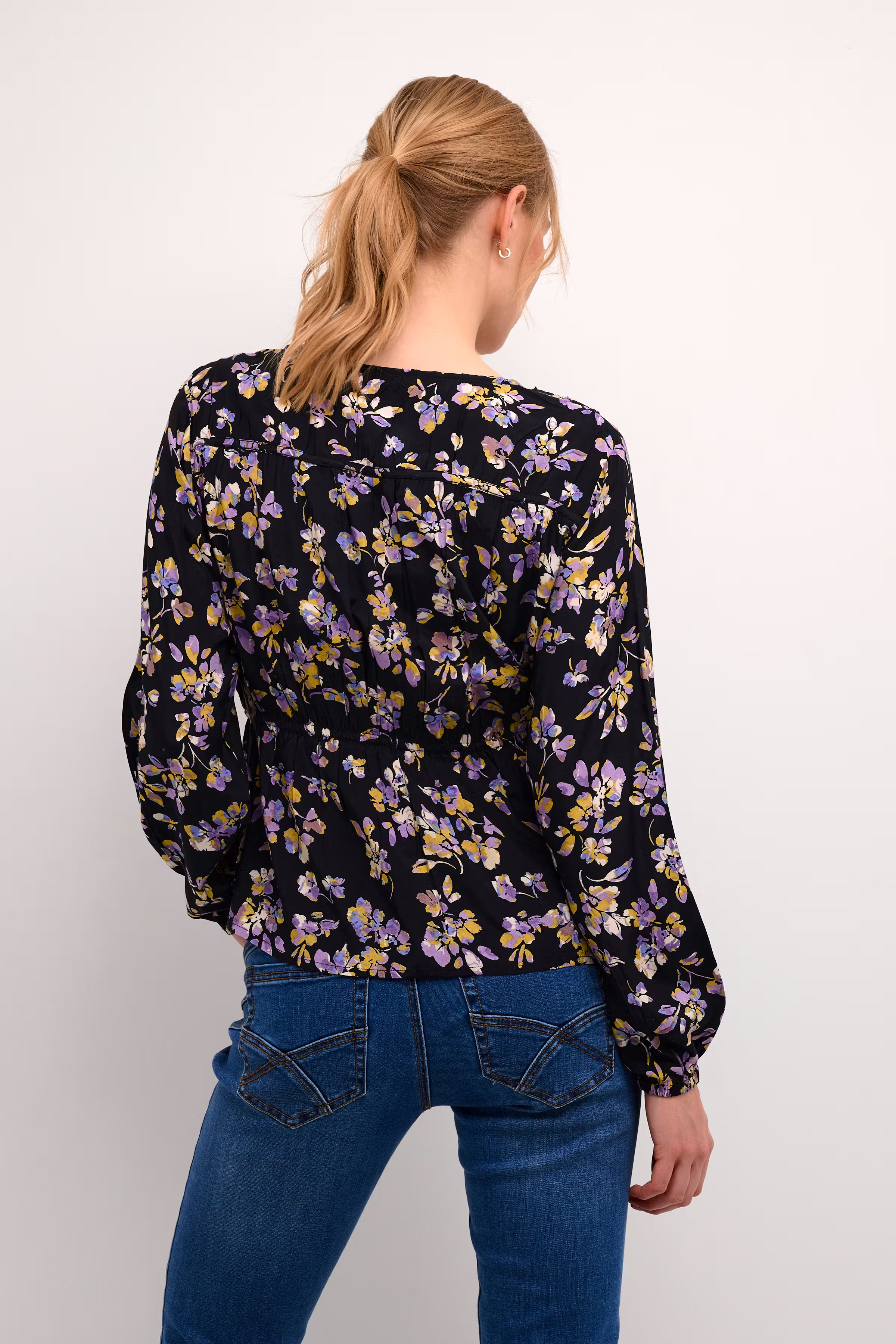 CREnna Bluse LOOKBOOK FRONT 10612205-105263