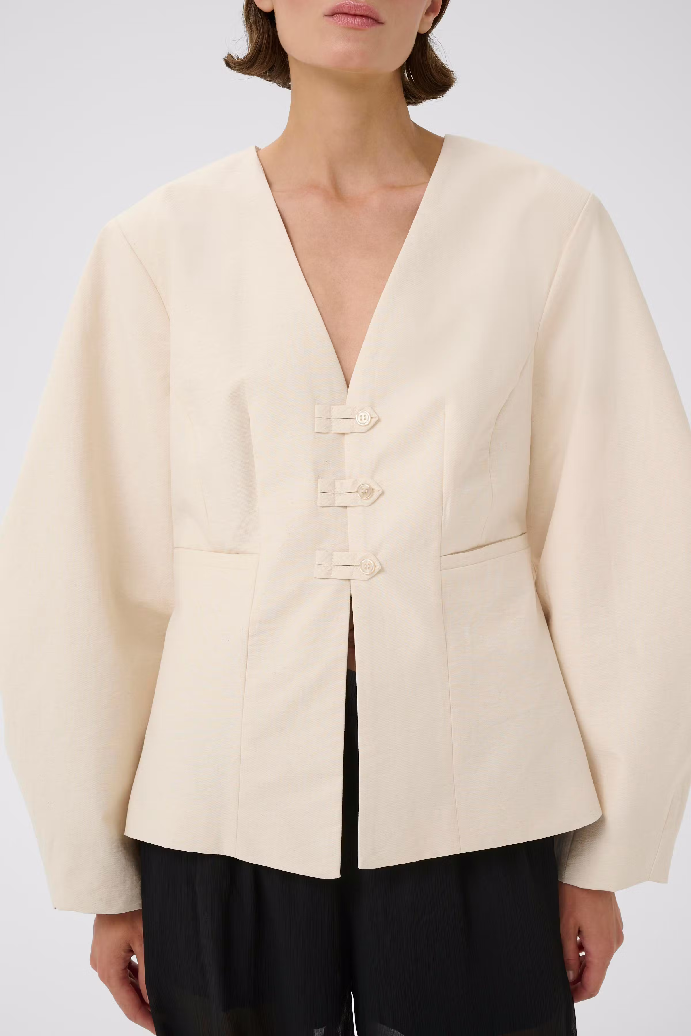 KBEmery Blazer LOOKBOOK DETAIL 10105897-110103