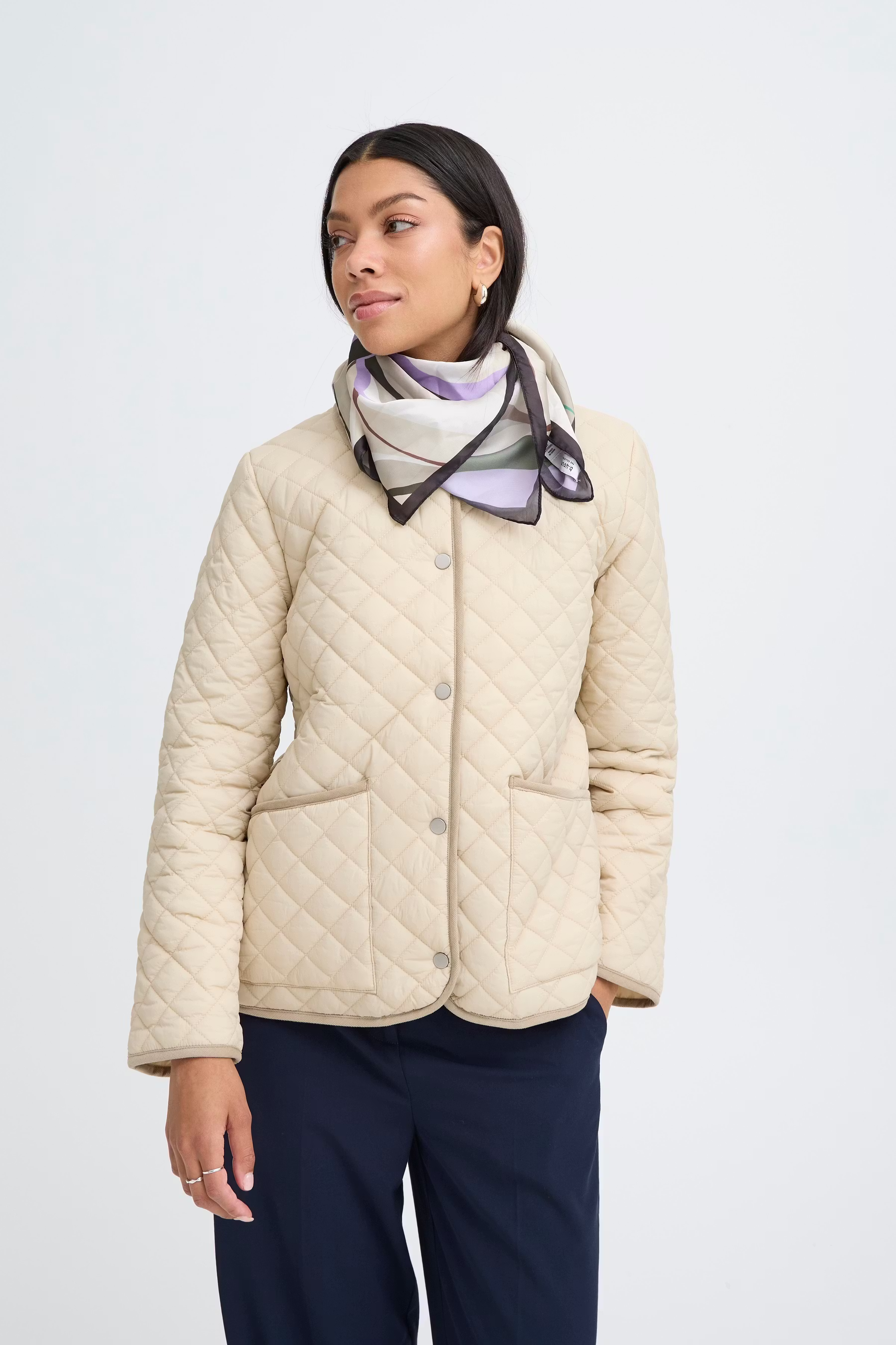 BYVISTE Skjerf LOOKBOOK FRONT 20818569-900003937