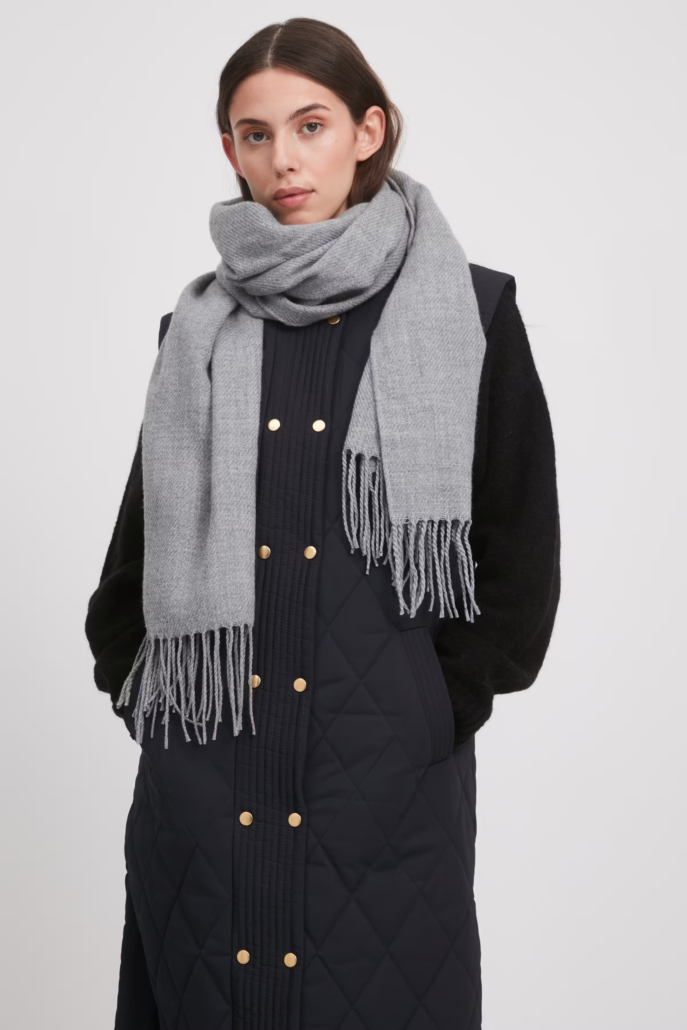 IA VARINA Sjaal LOOKBOOK FRONT 20100968-200421