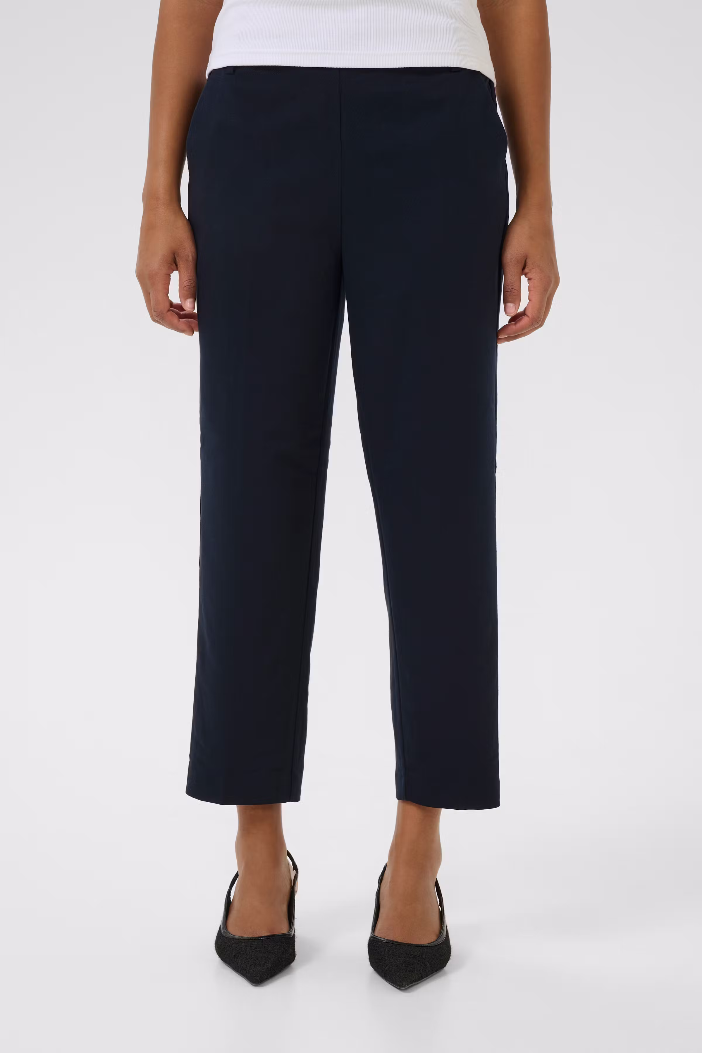 KAsakura Cropped Bukser LOOKBOOK FRONT 10506127-194020
