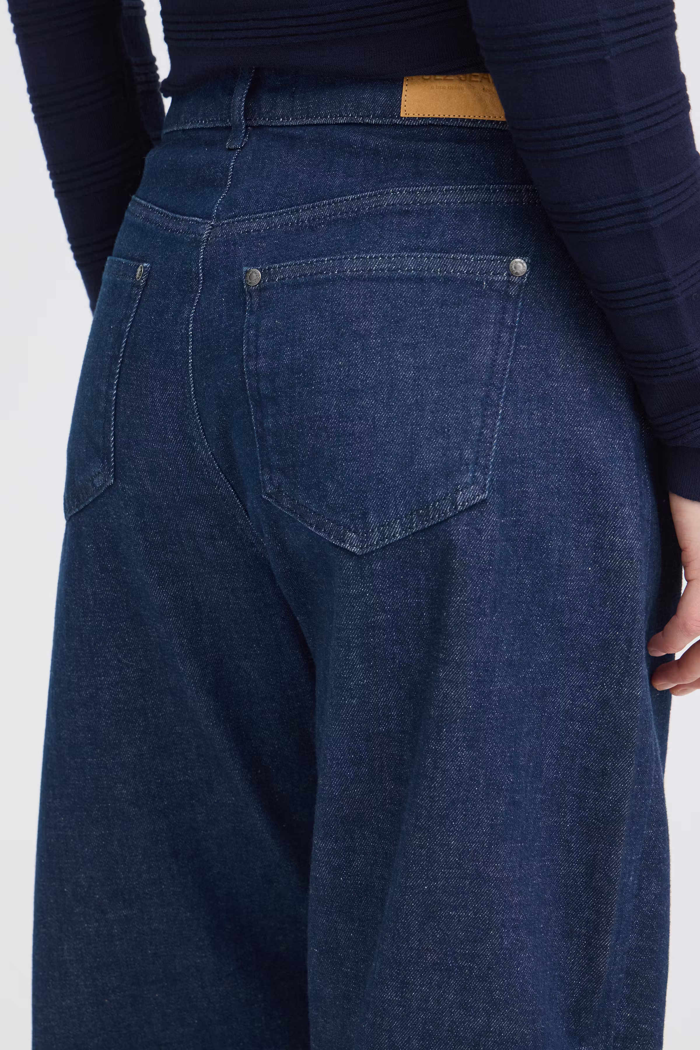 PZANNI HW JEANS BARREL LEG LOOKBOOK DETAIL 50210210-202124