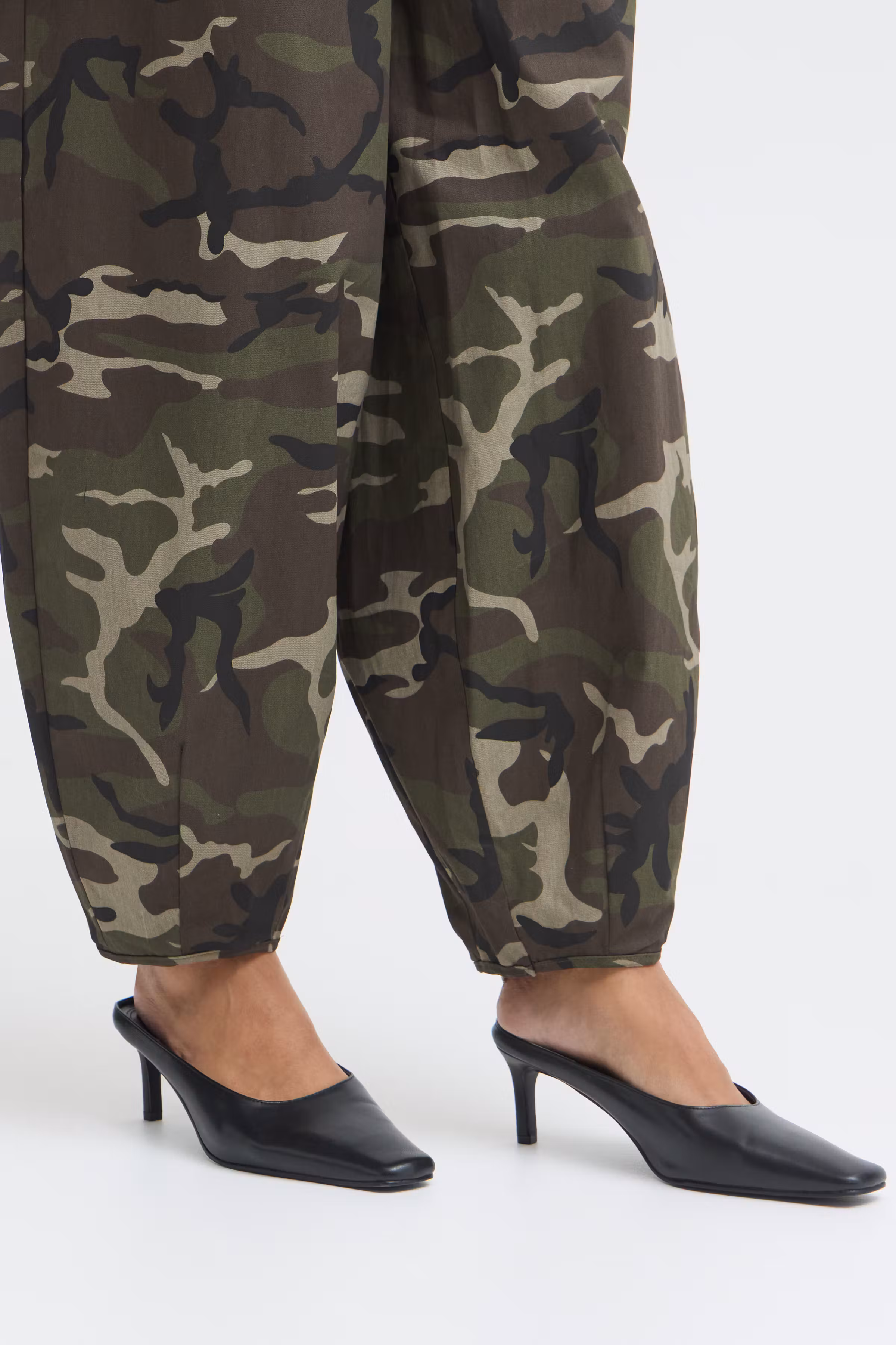 FRCARANA Trousers LOOKBOOK DETAIL 20619426-900023522