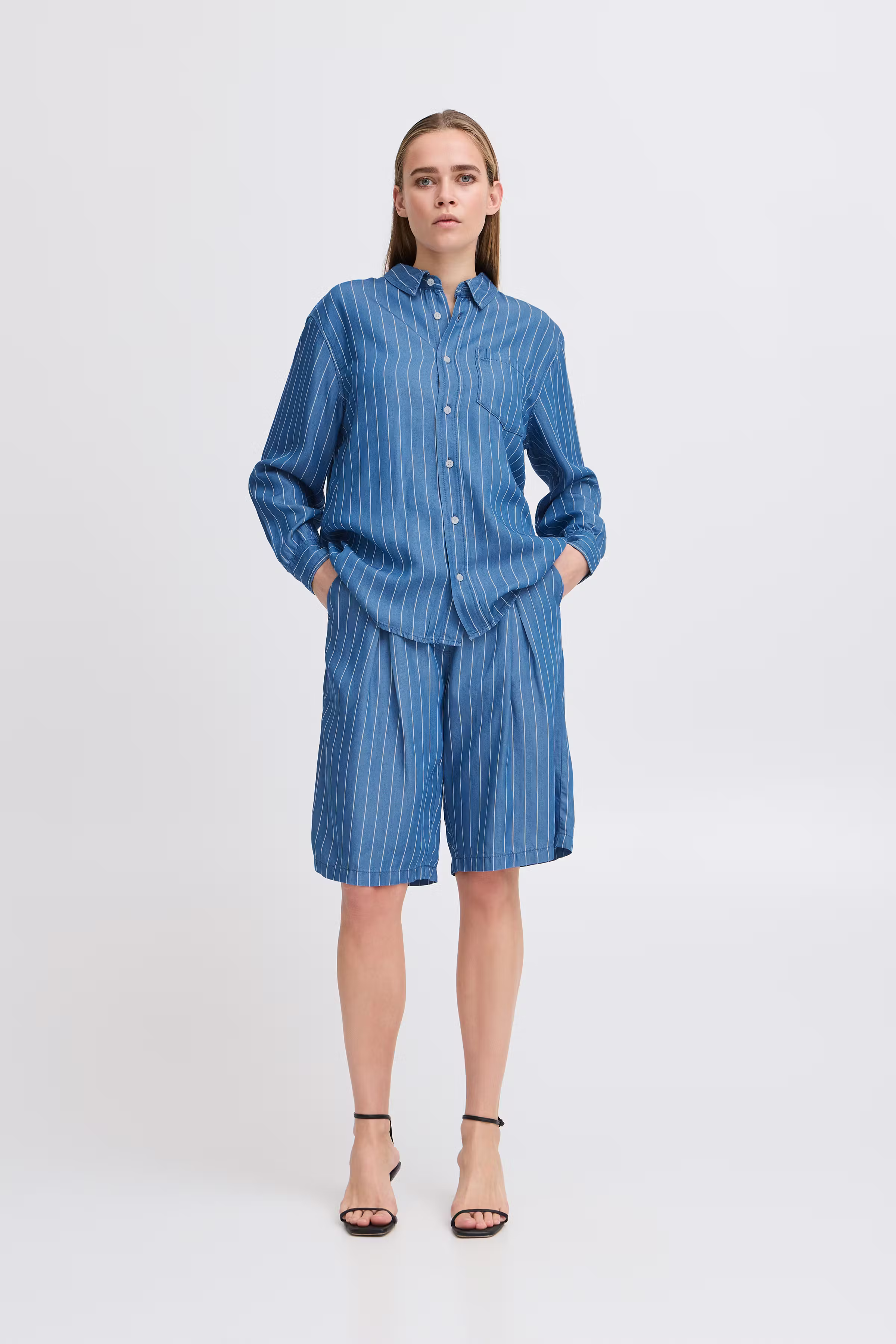 IHBECCOS Denim shorts LOOKBOOK FRONT 20122780-201166