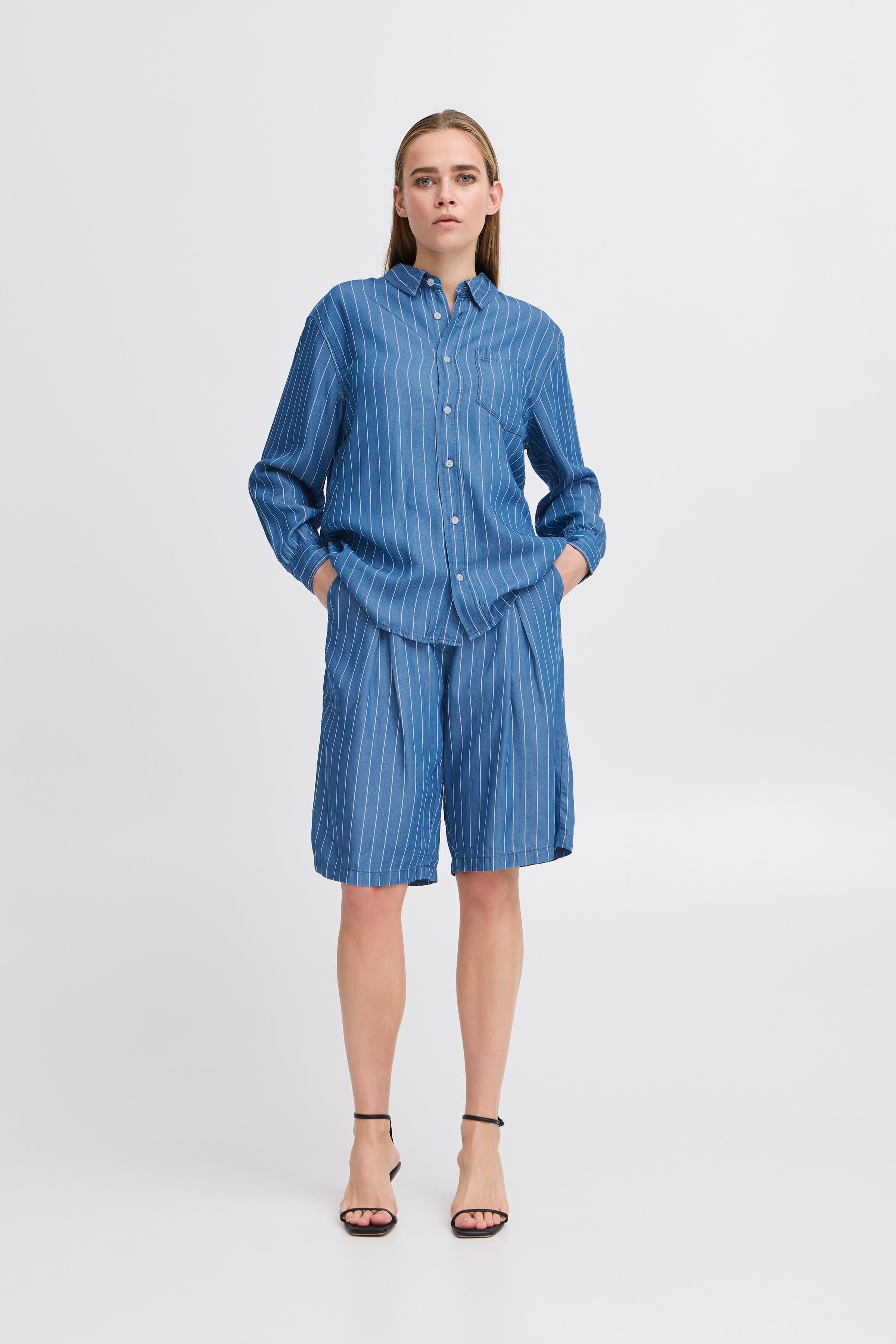 IHBECCOS Denim shorts LOOKBOOK FRONT 20122780-201166