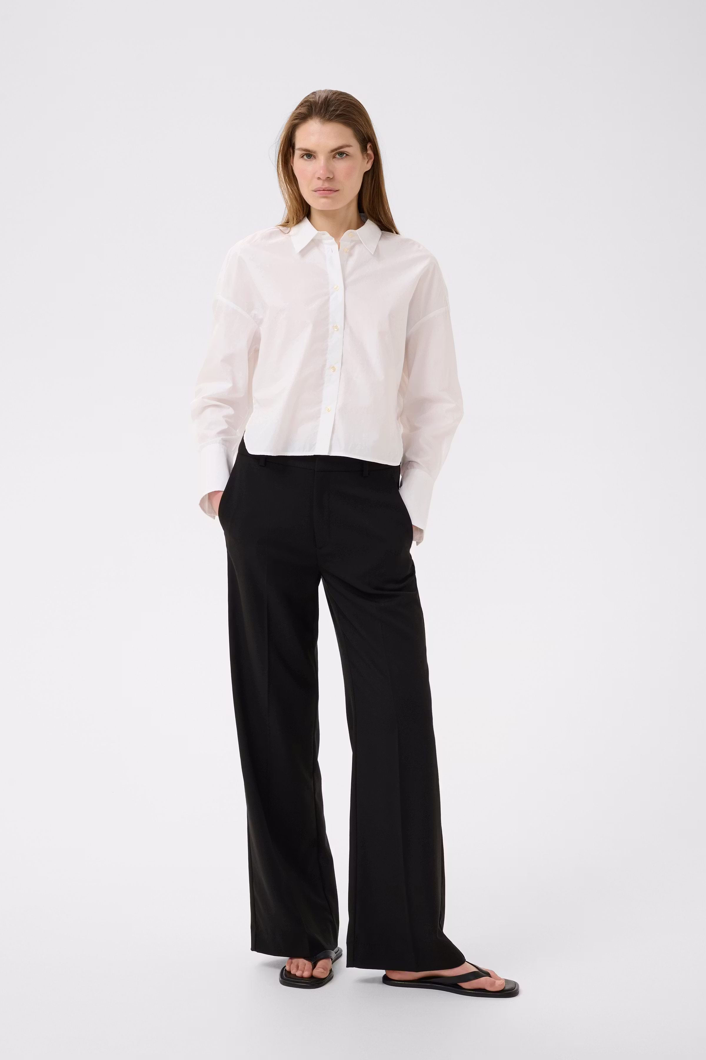 YuktaIW Bukser LOOKBOOK FRONT 30111129-194008