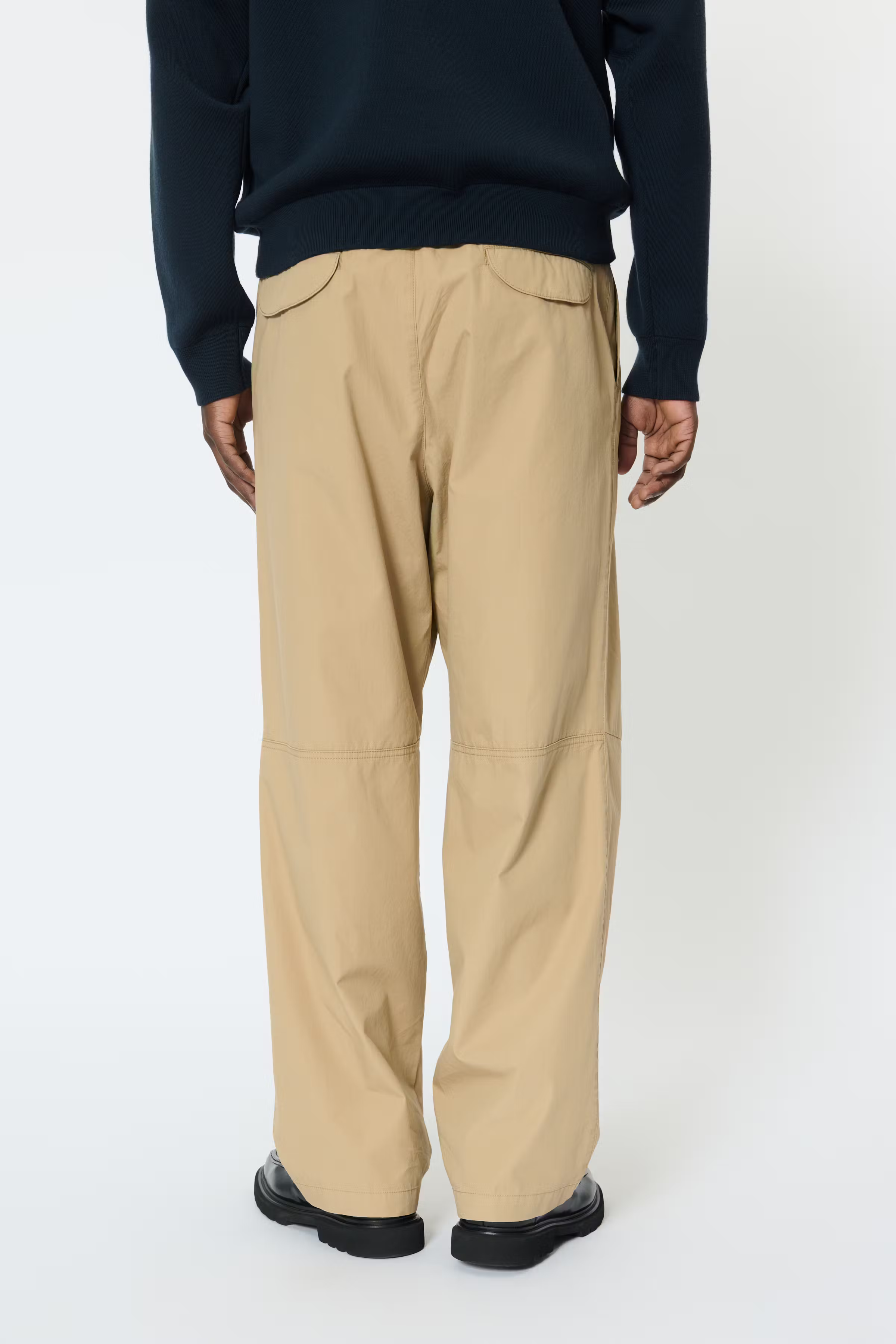 MAterra Hose LOOKBOOK BACK 30208986-171320