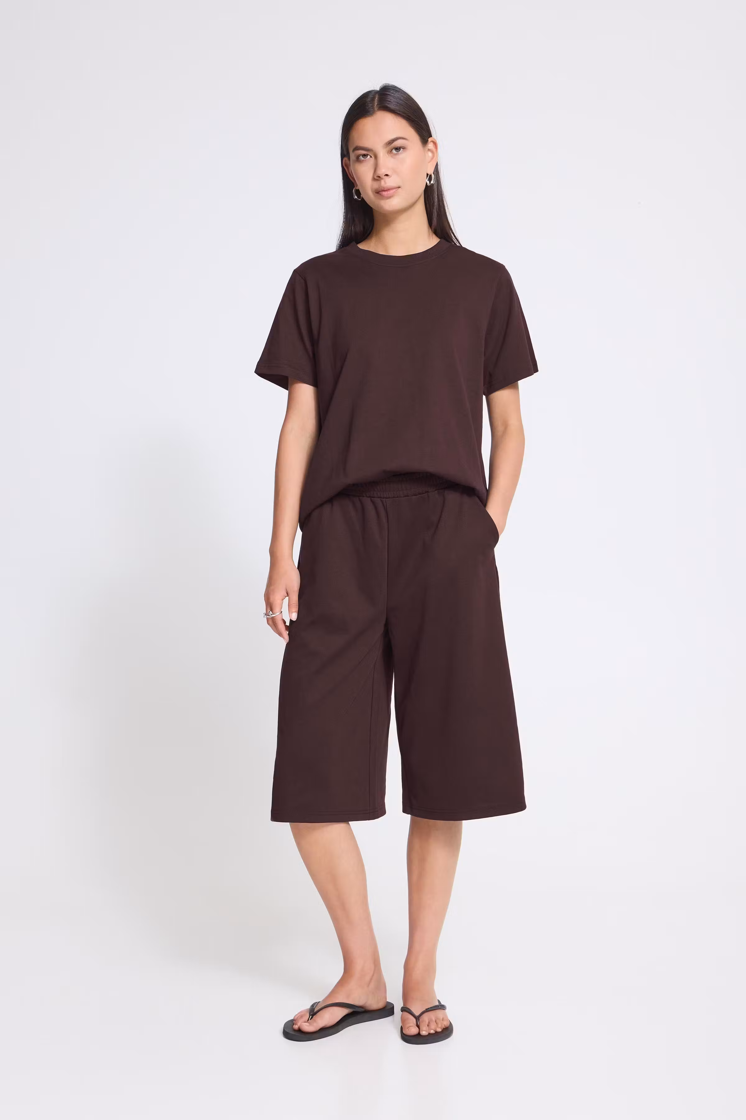 IHKATE Shorts LOOKBOOK FRONT 20128328-191109