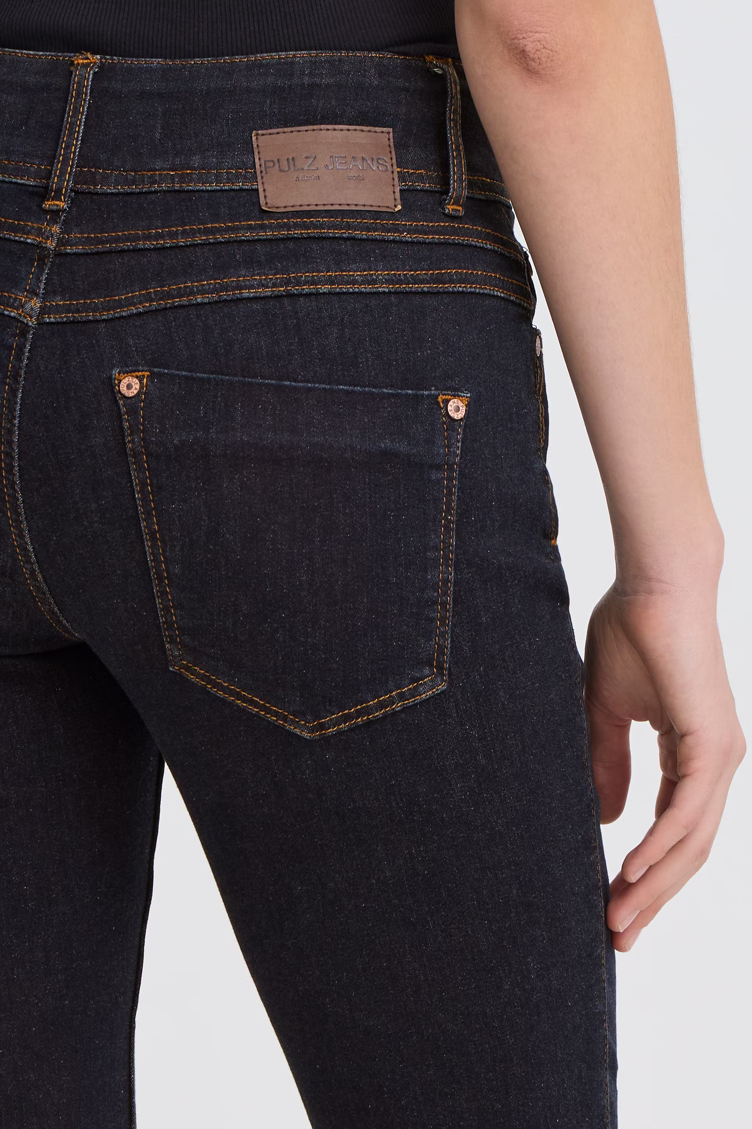 PZSUZY HW Curved Jeans Skinny leg LOOKBOOK DETAIL 50206183-202124