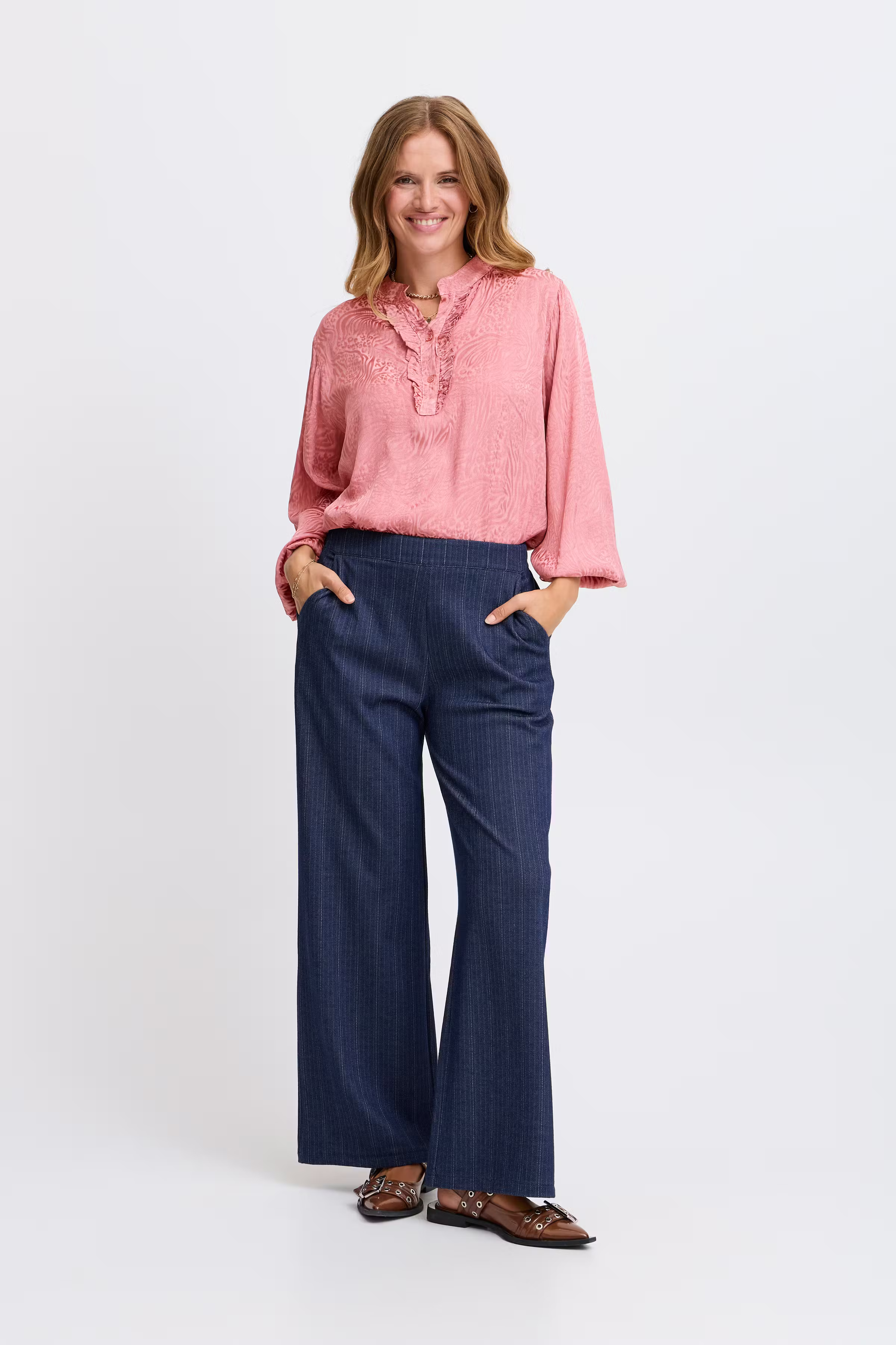 SBBAZE Bluse LOOKBOOK FRONT 22100763-171512