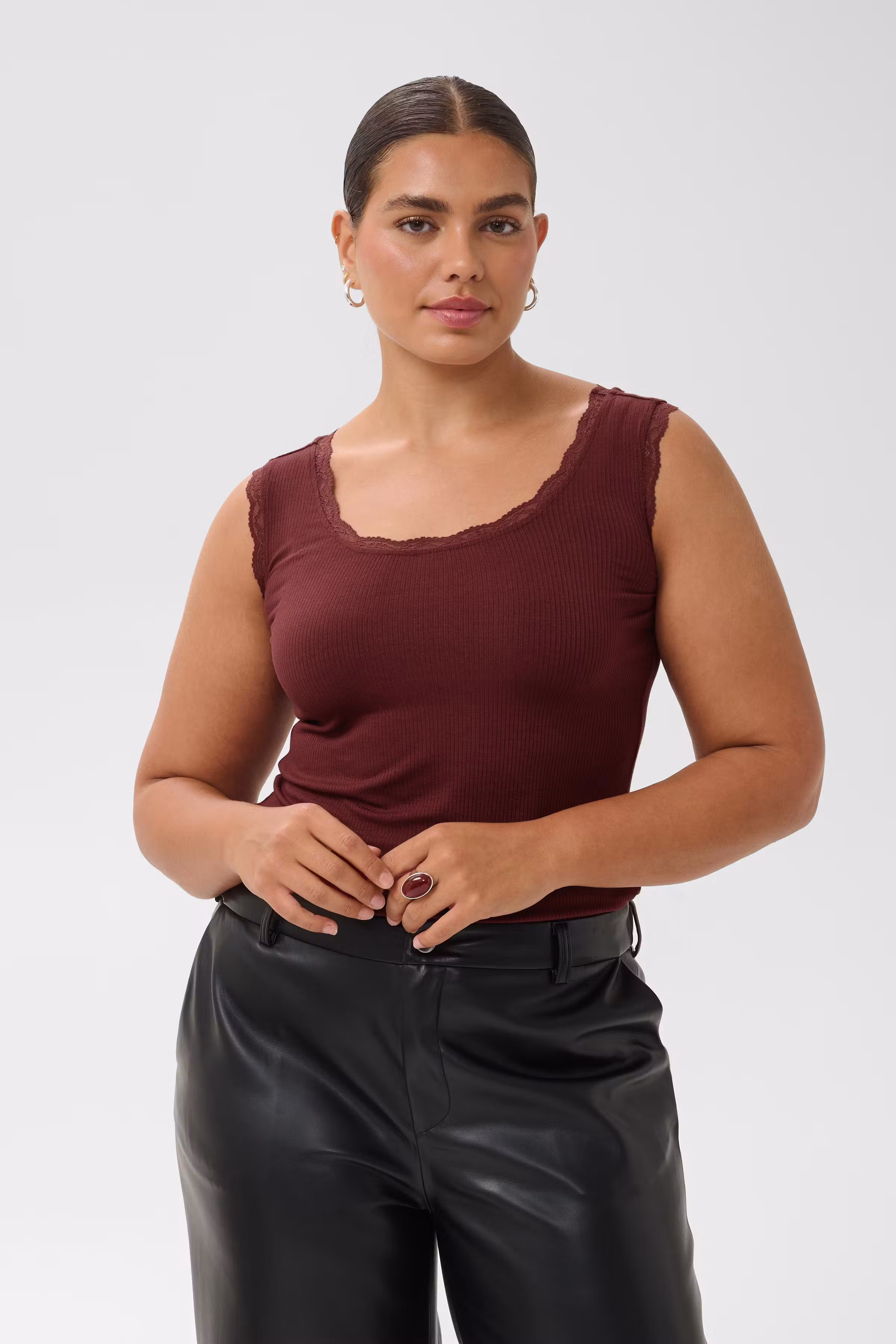 KComia Top LOOKBOOK FRONT 10583468-191525