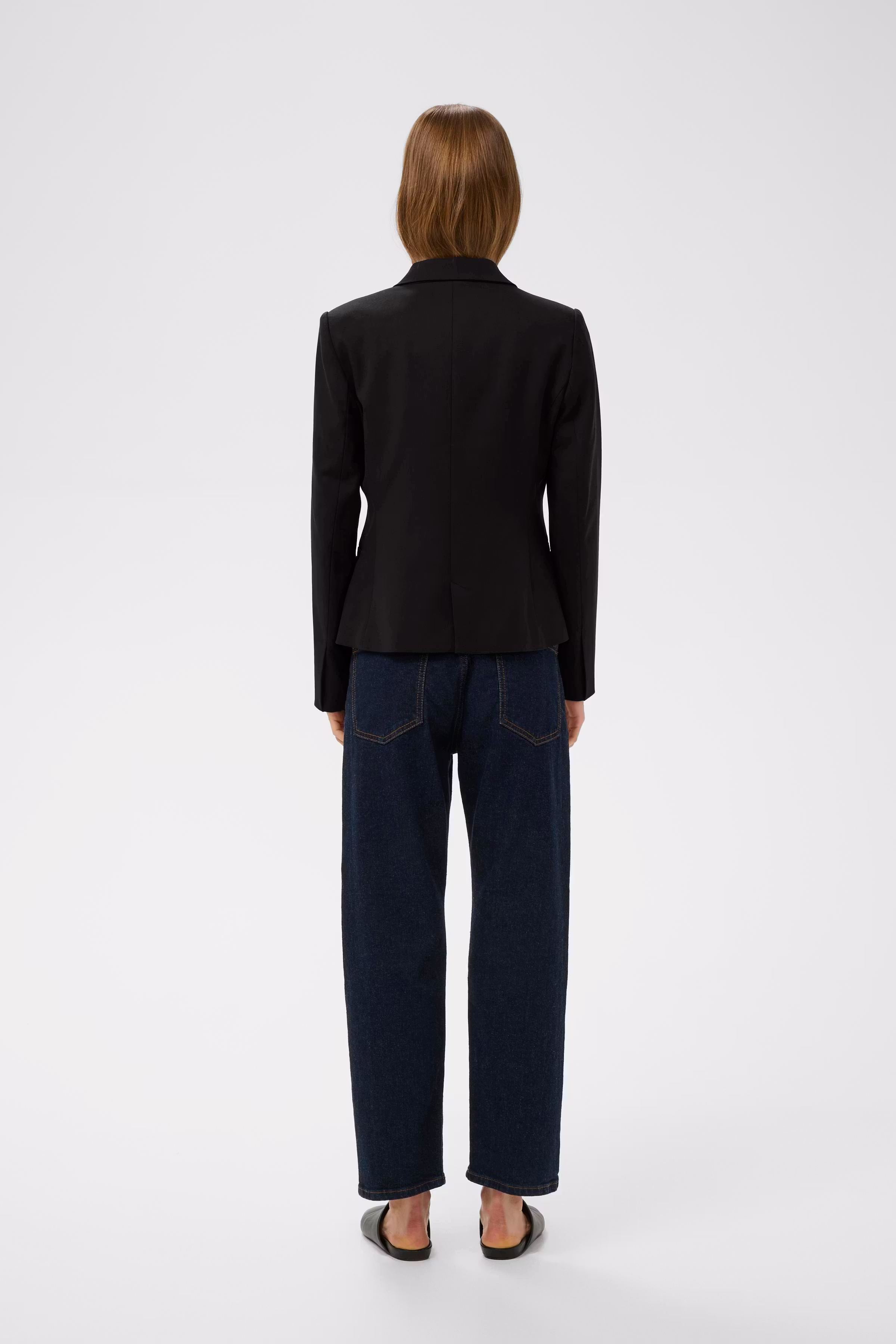 YuktaIW Blazer LOOKBOOK BACK 30111236-194008