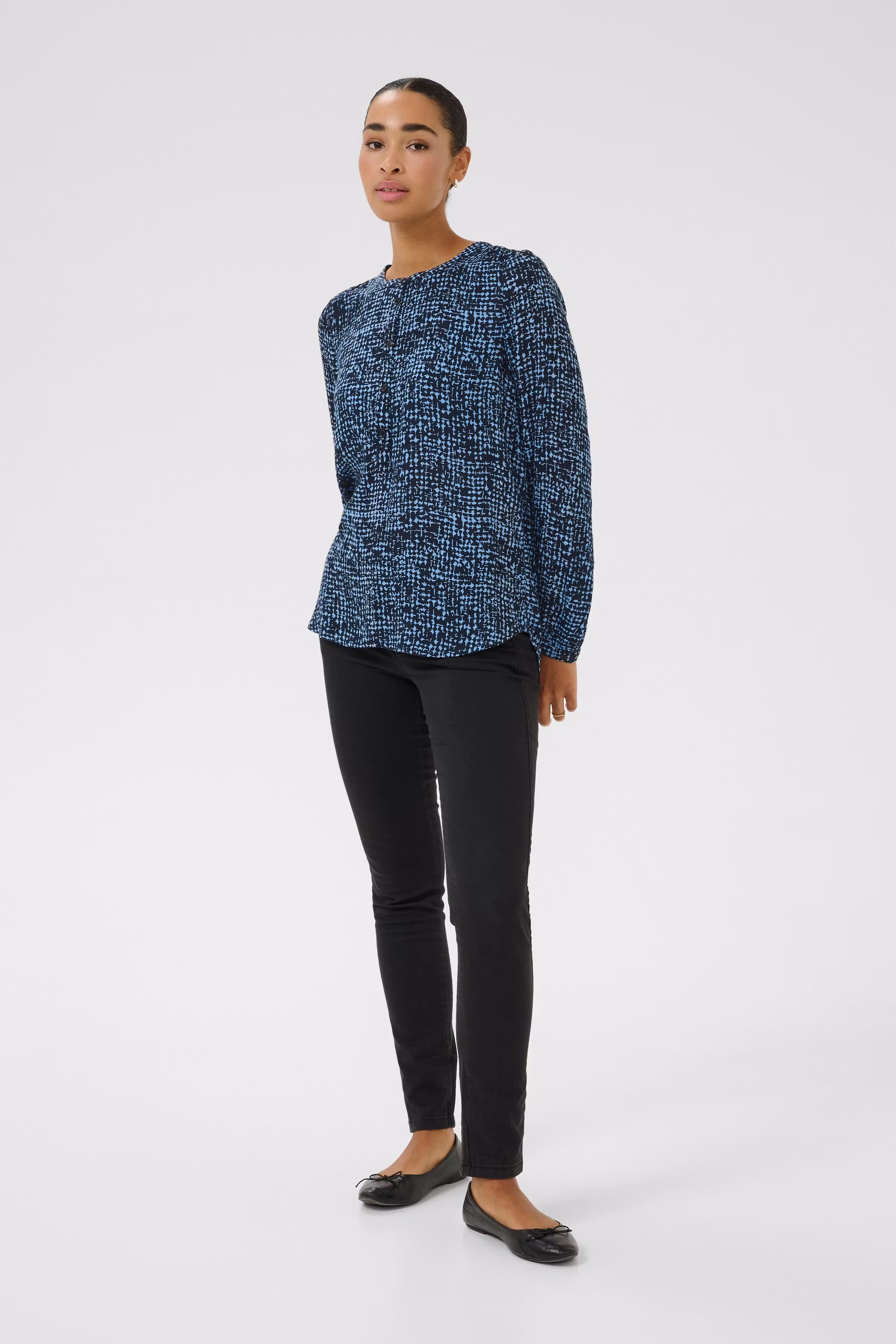 KApollie Bluse LOOKBOOK FRONT 10509535-107454