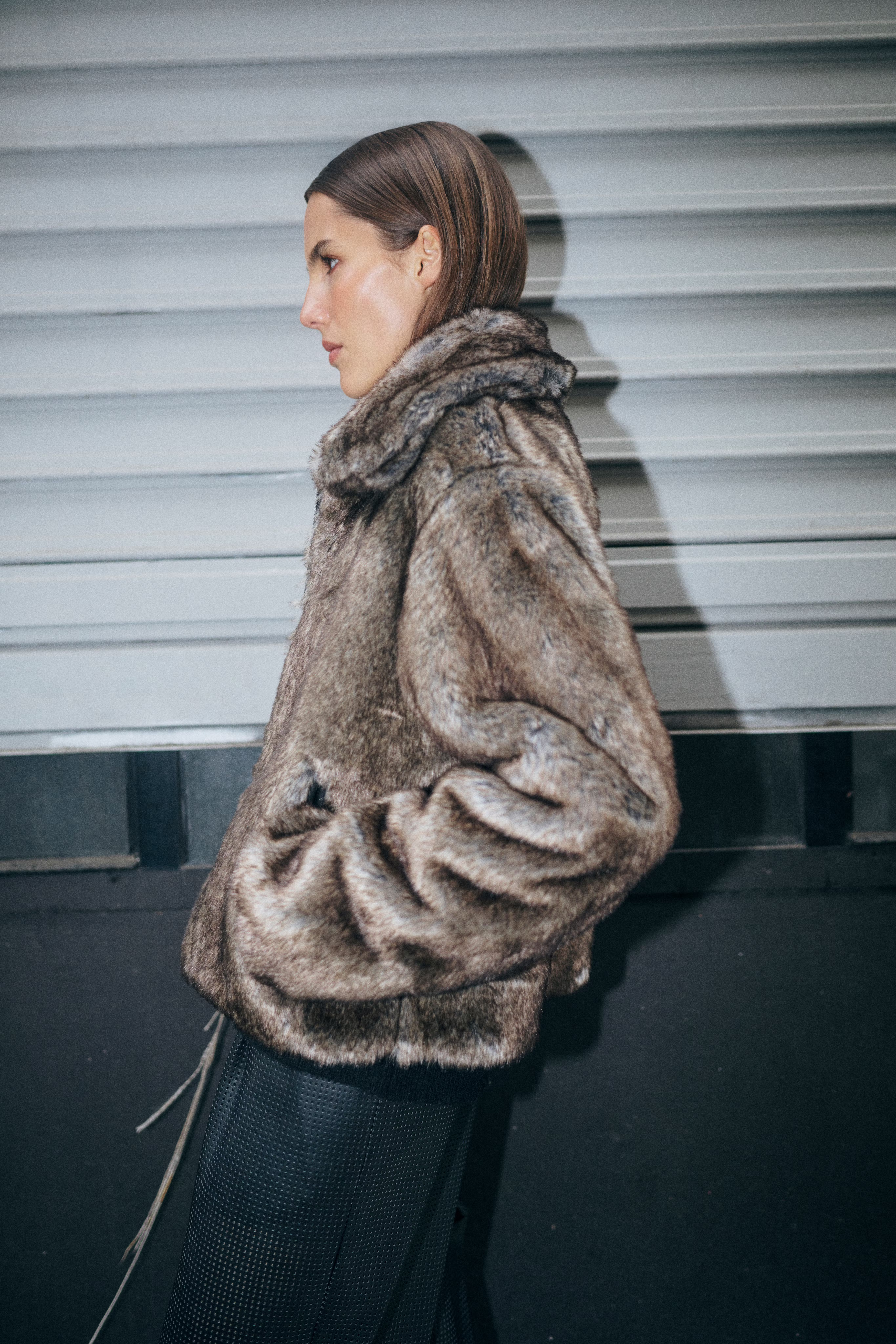 KBCarol Faux fur Mantel LOCATION NONE 10105713-181304