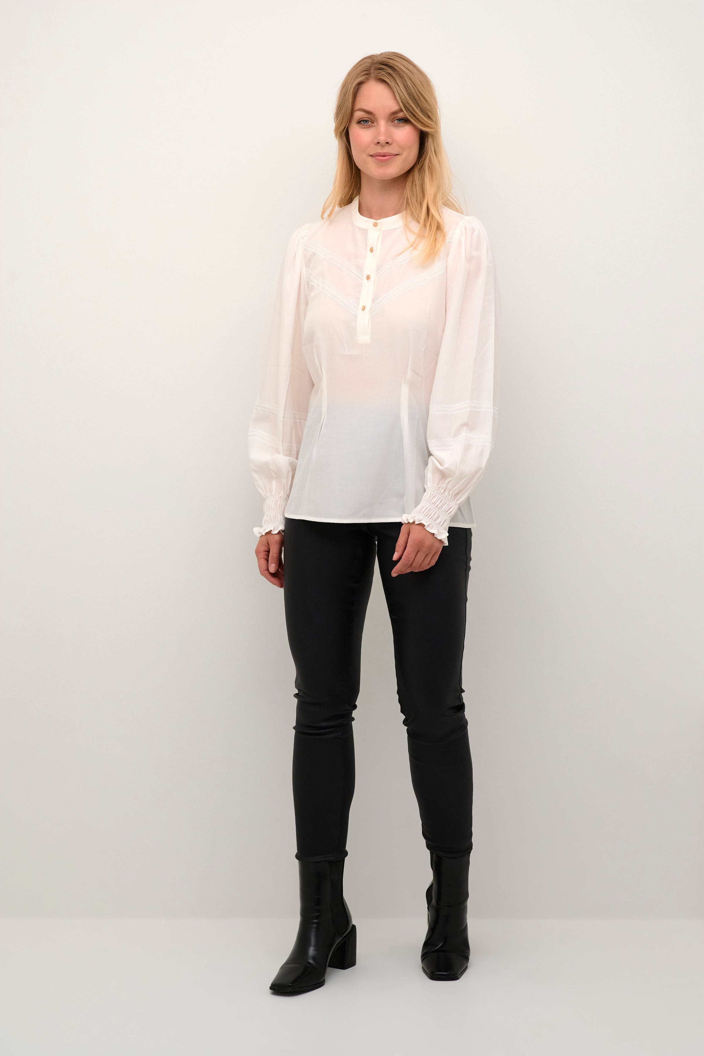 CUasmine Bluse LOOKBOOK FRONT 50109915-500013