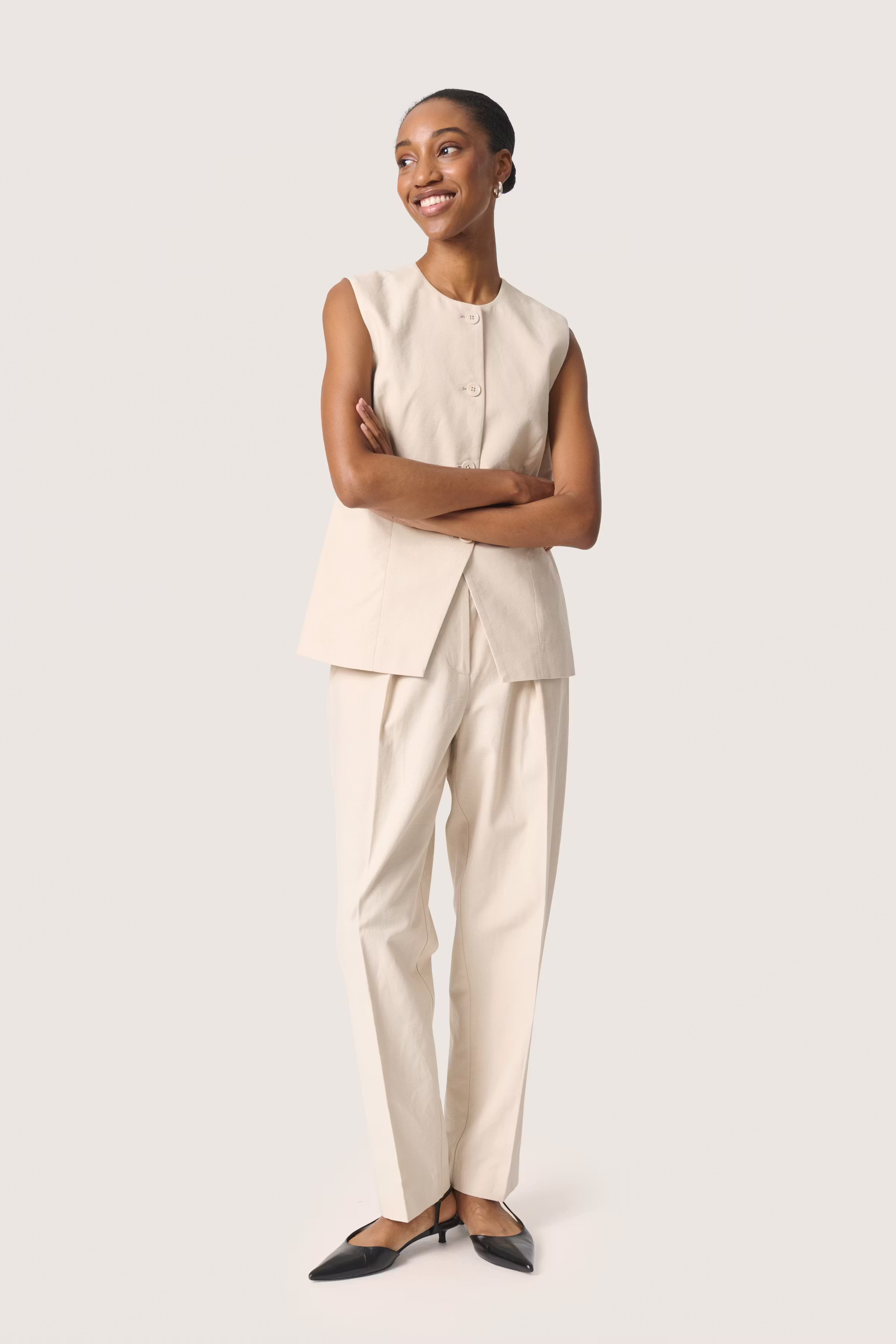 SLLinnena Leinen Weste LOOKBOOK FRONT 30408109-130404