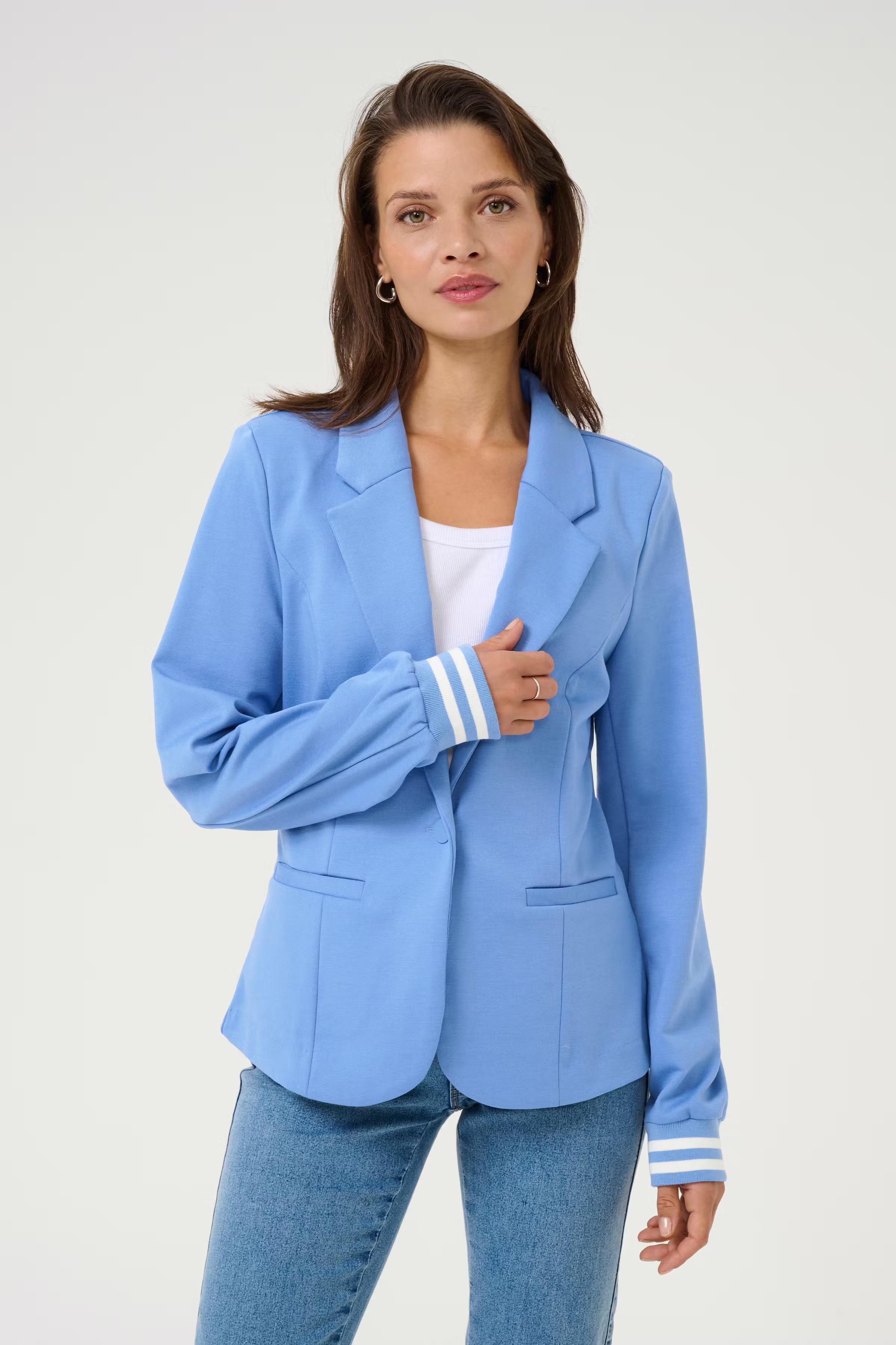 KAKinnie Blazer LOOKBOOK FRONT 10550800-107466