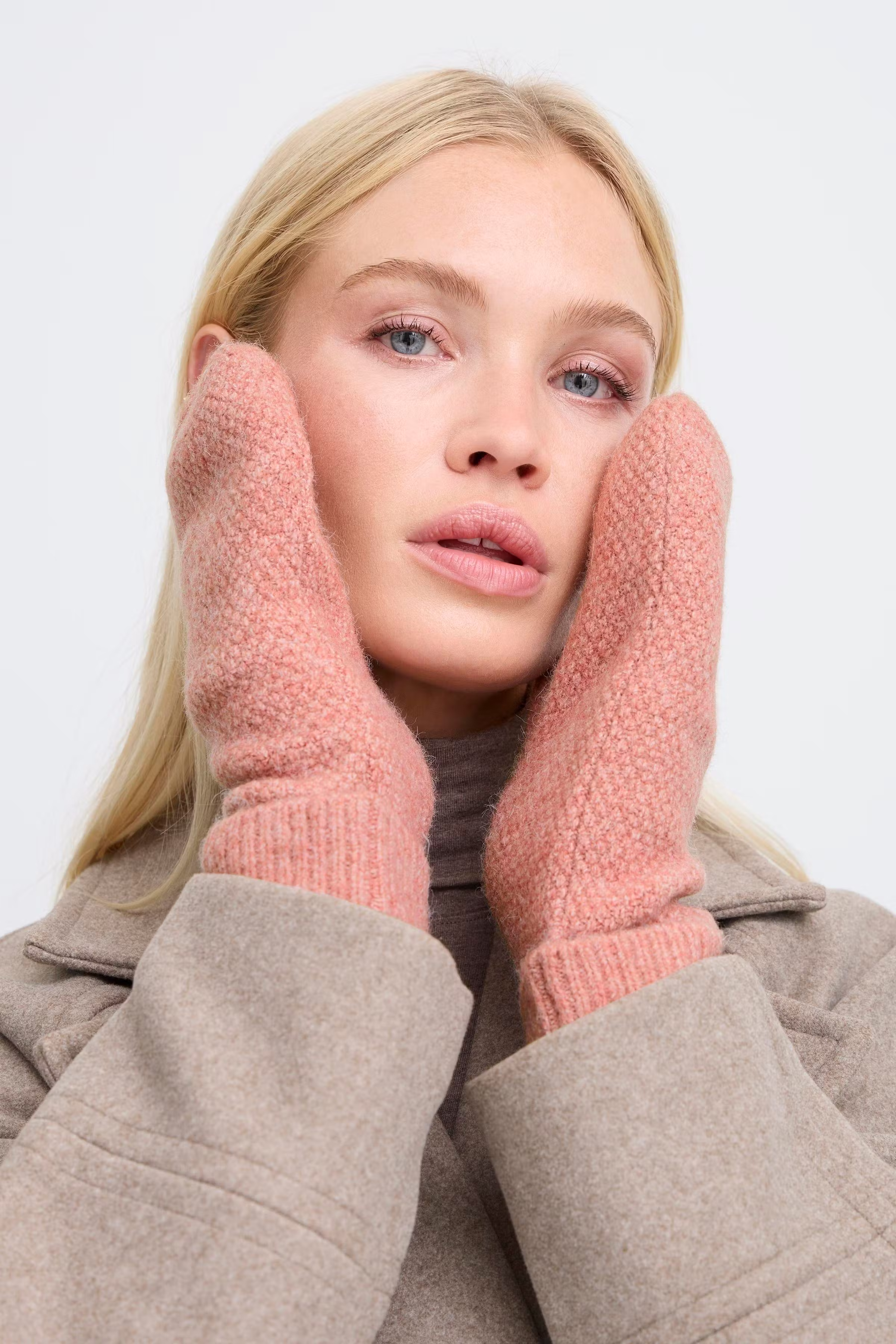 BYVILKO Hansker LOOKBOOK FRONT 20817252-1816161