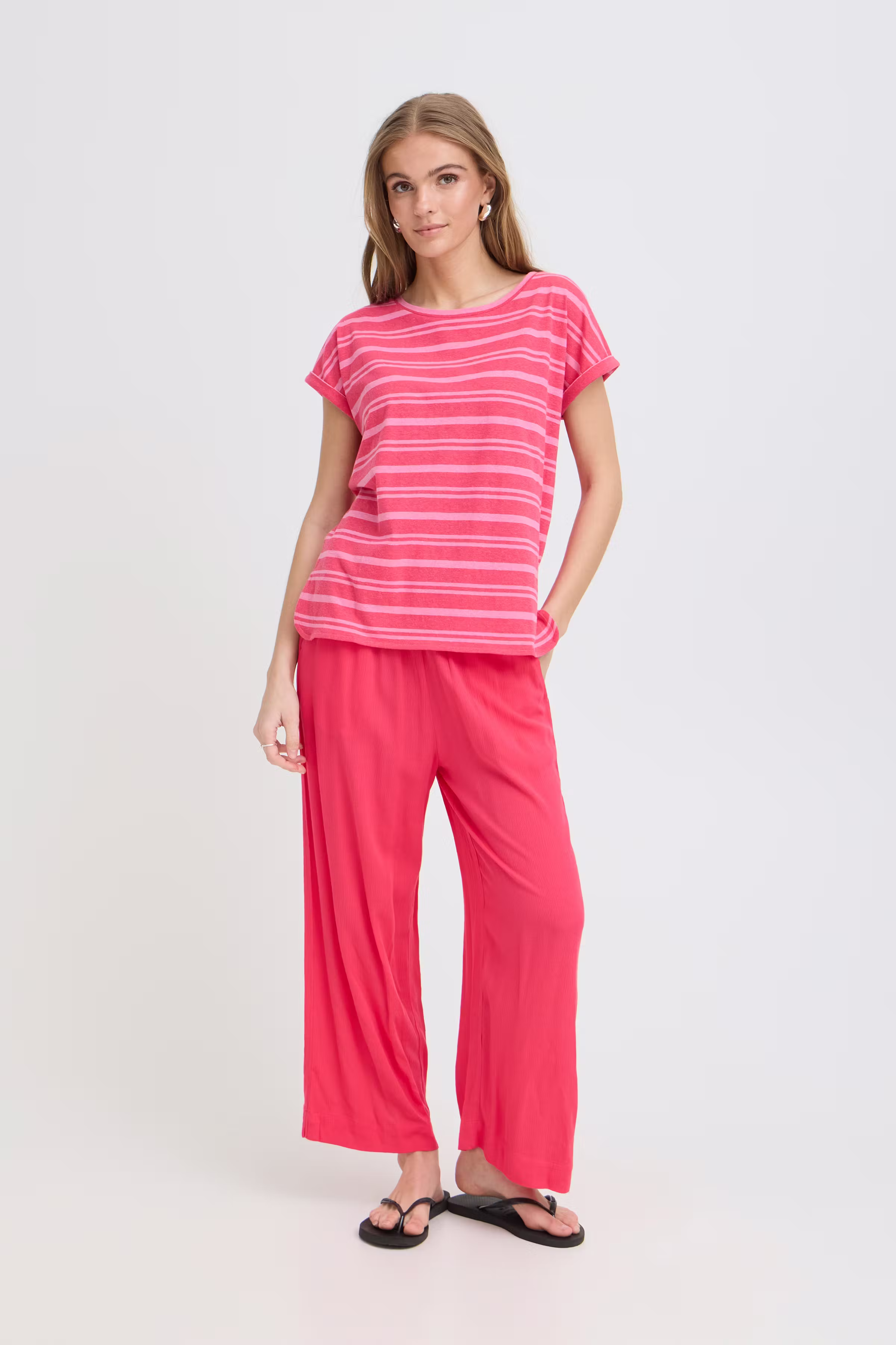 IHYULIETTA T-shirt LOOKBOOK FRONT 20122855-900005375