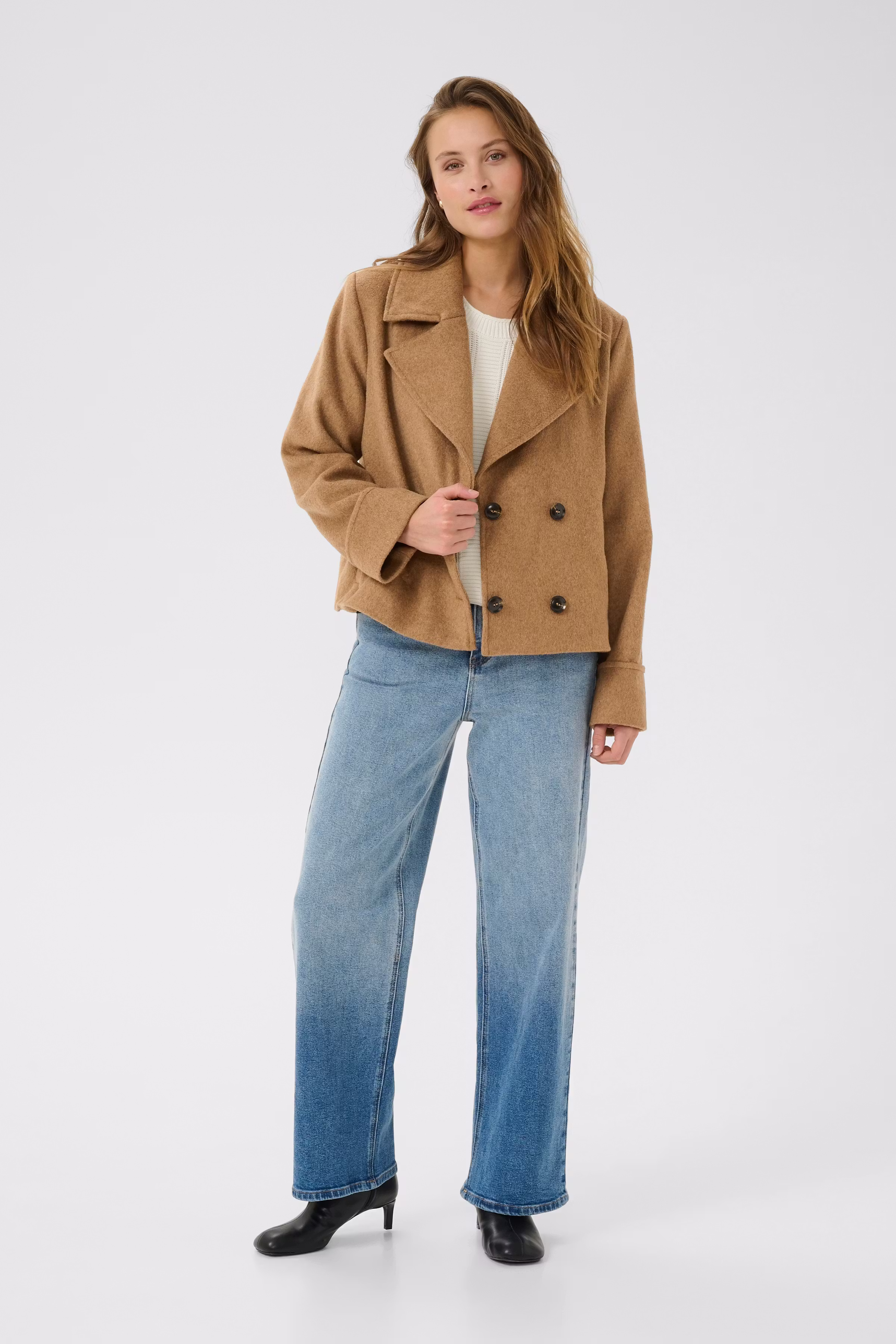 KAjulia Coat LOOKBOOK FRONT 10510068-1810291