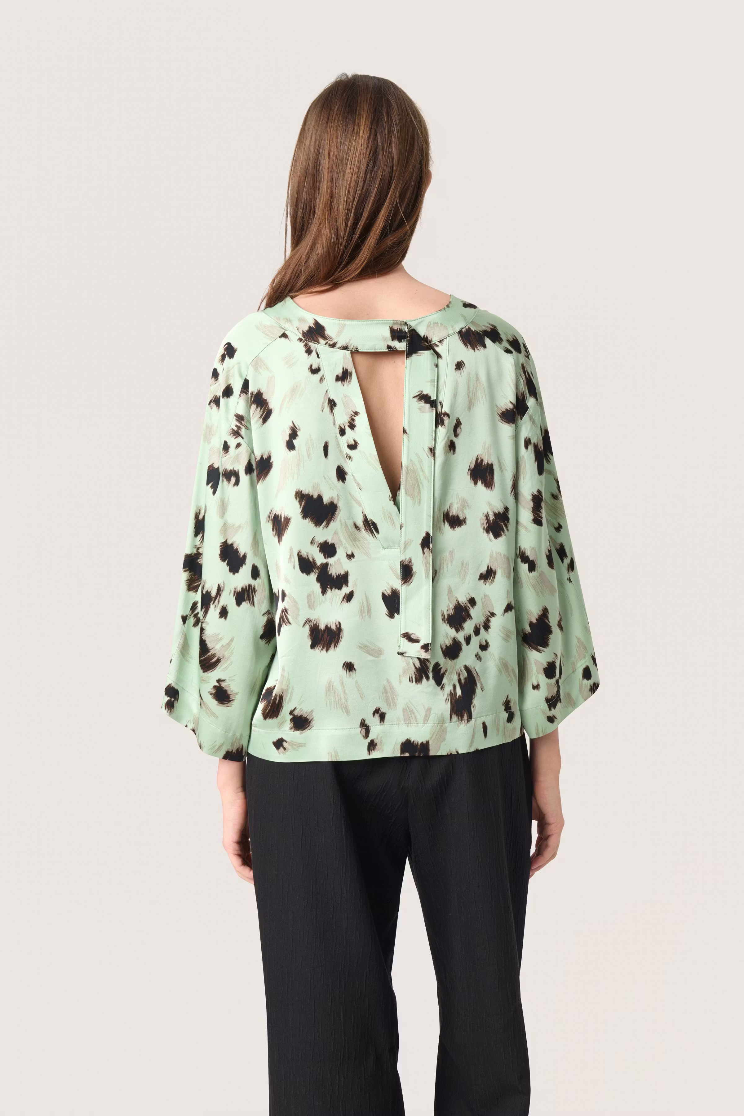 SLMarcela Blouse LOOKBOOK BACK 30408434-303943