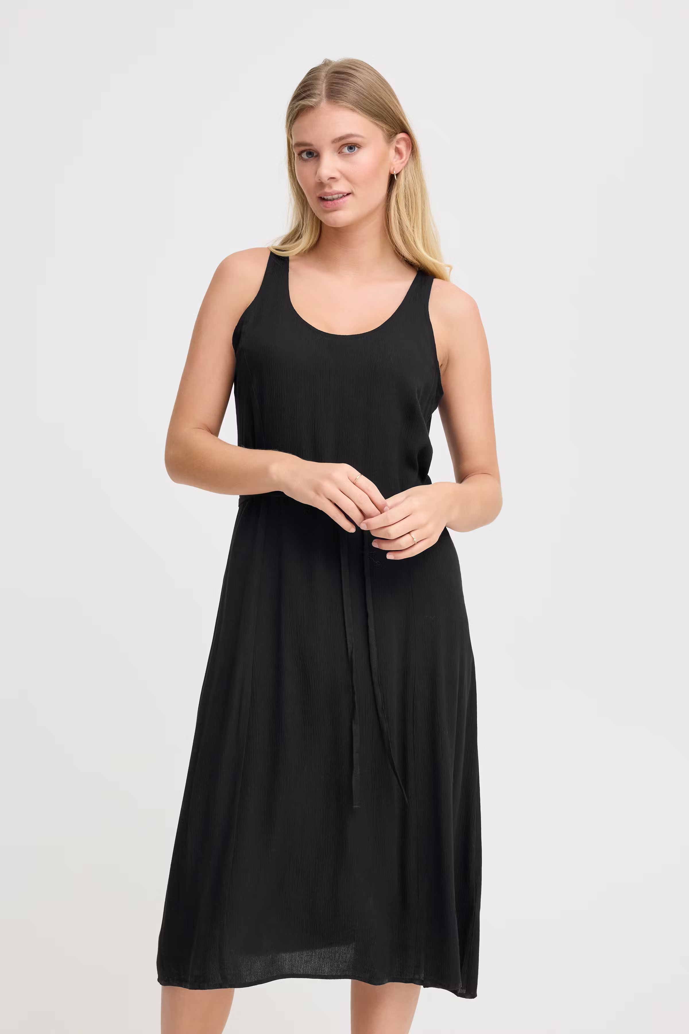 FREASE Dress LOOKBOOK FRONT 20615598-200113