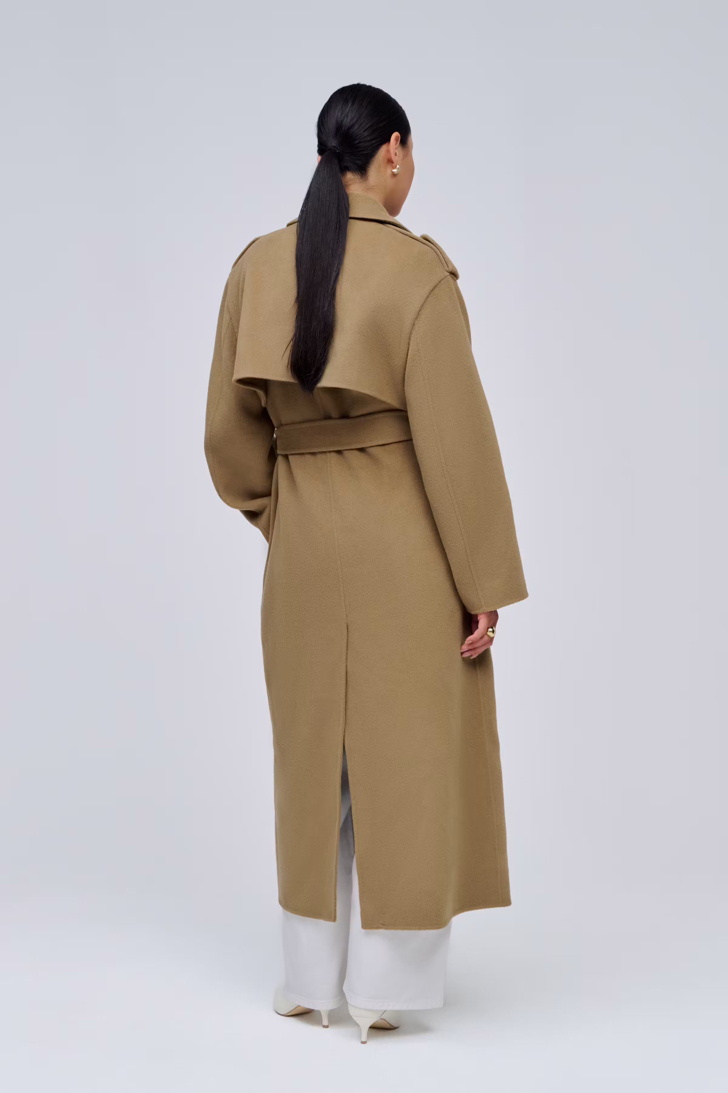 IOCamerona Coat LOOKBOOK BACK 30600087-BE390