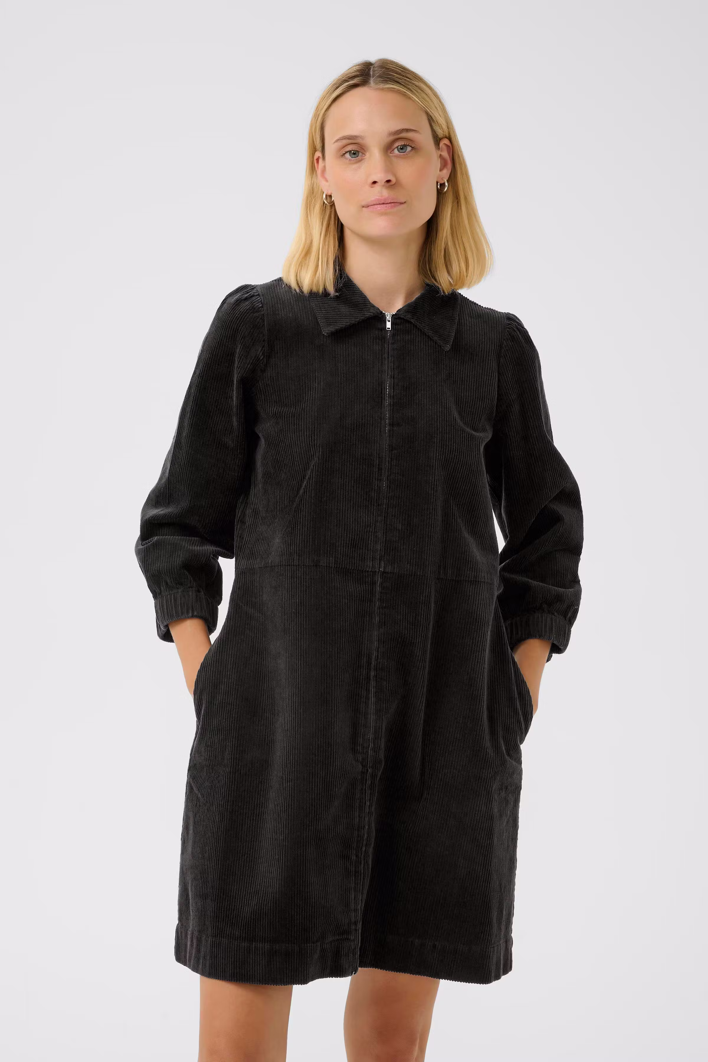 EyvorPW Fløjlskjole LOOKBOOK FRONT 30308117-194008