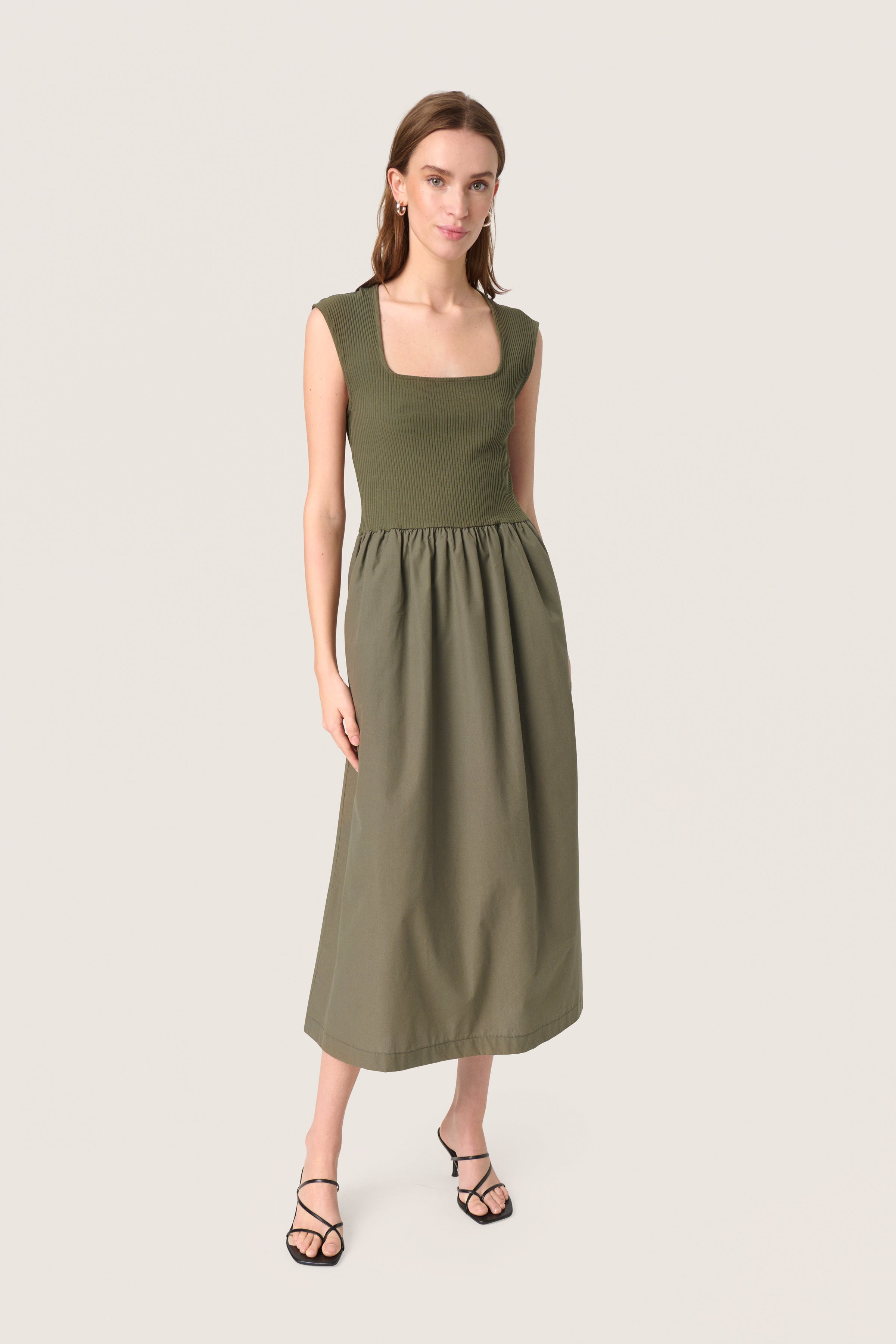 SLSimone Dress LOOKBOOK FRONT 30407490-190511