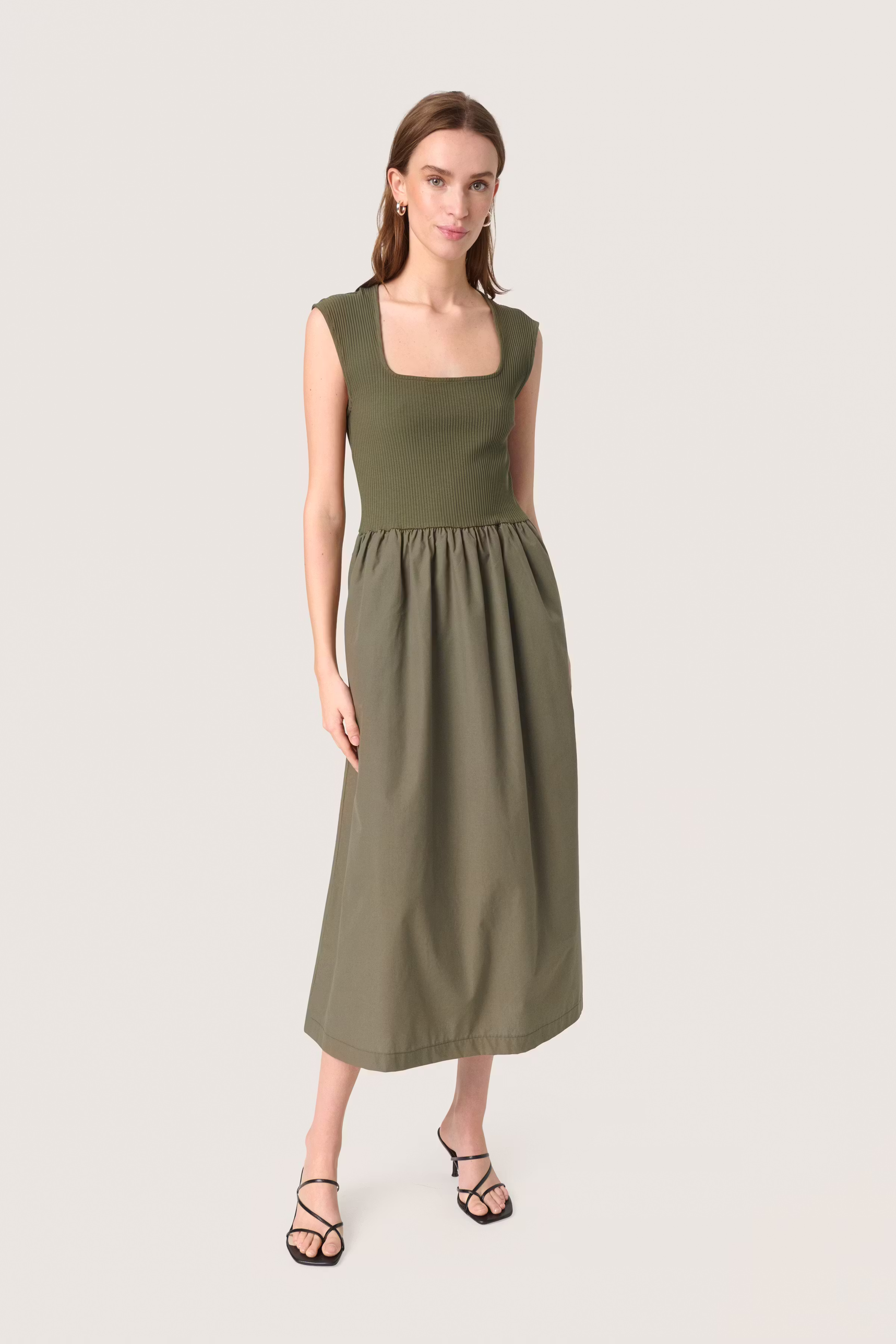 SLSimone Dress LOOKBOOK FRONT 30407490-190511