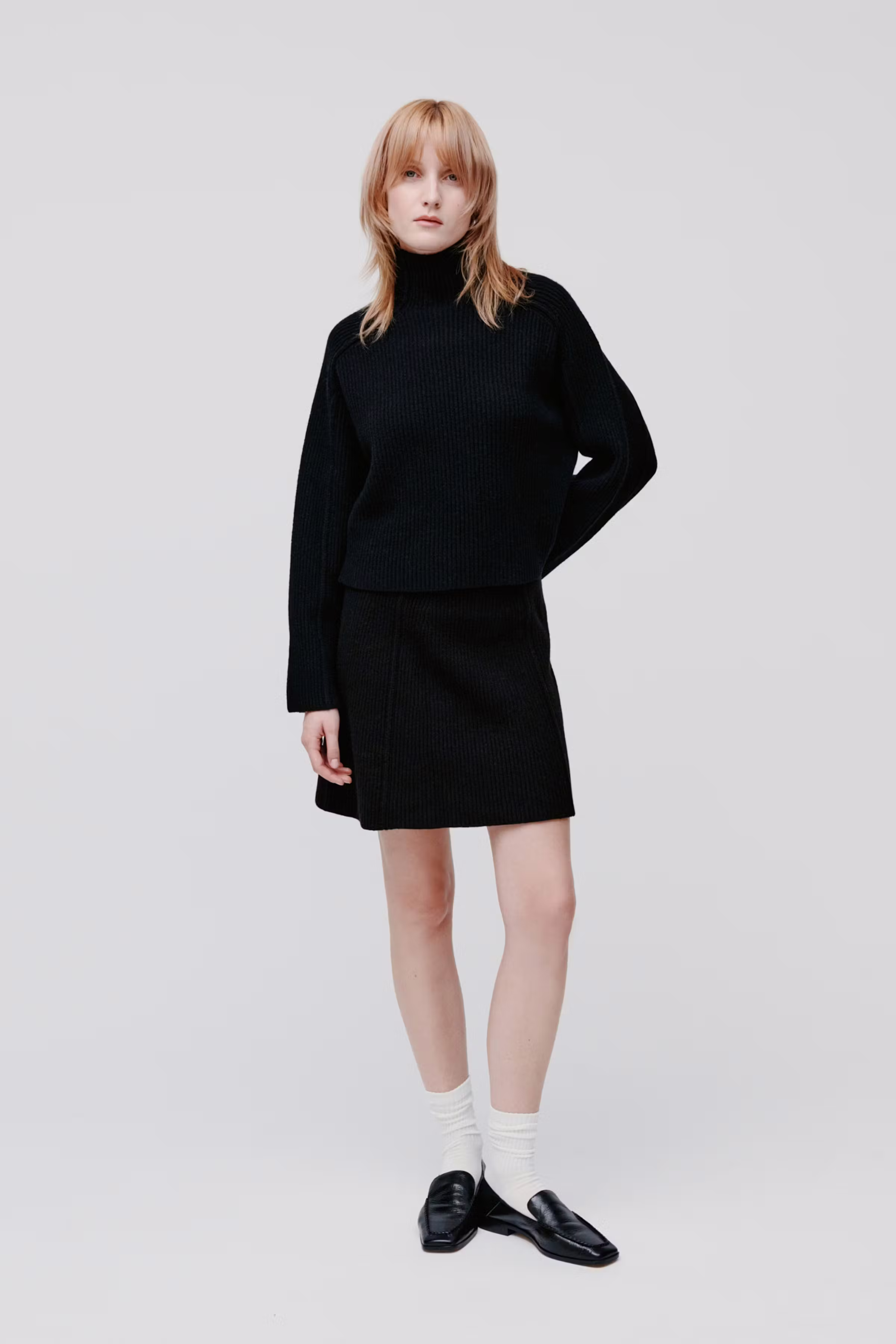 KEEVA Pullover LOOKBOOK FRONT 30600600-BK999