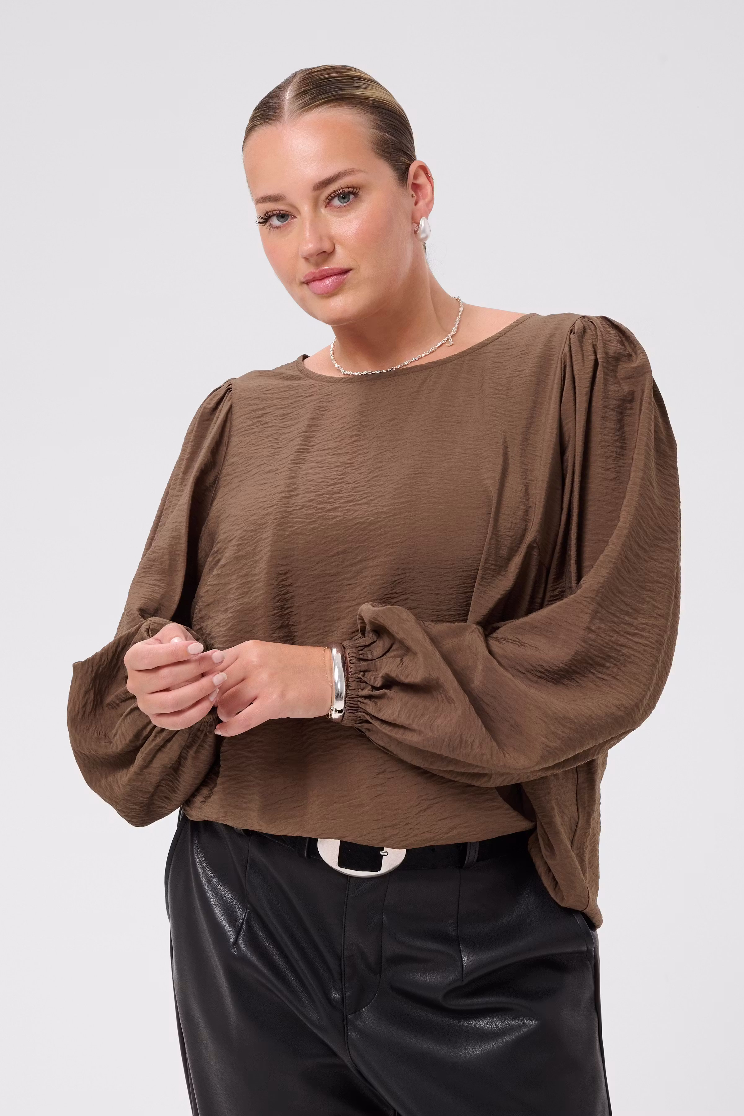 KCgila Bluse LOOKBOOK FRONT 10584447-191116