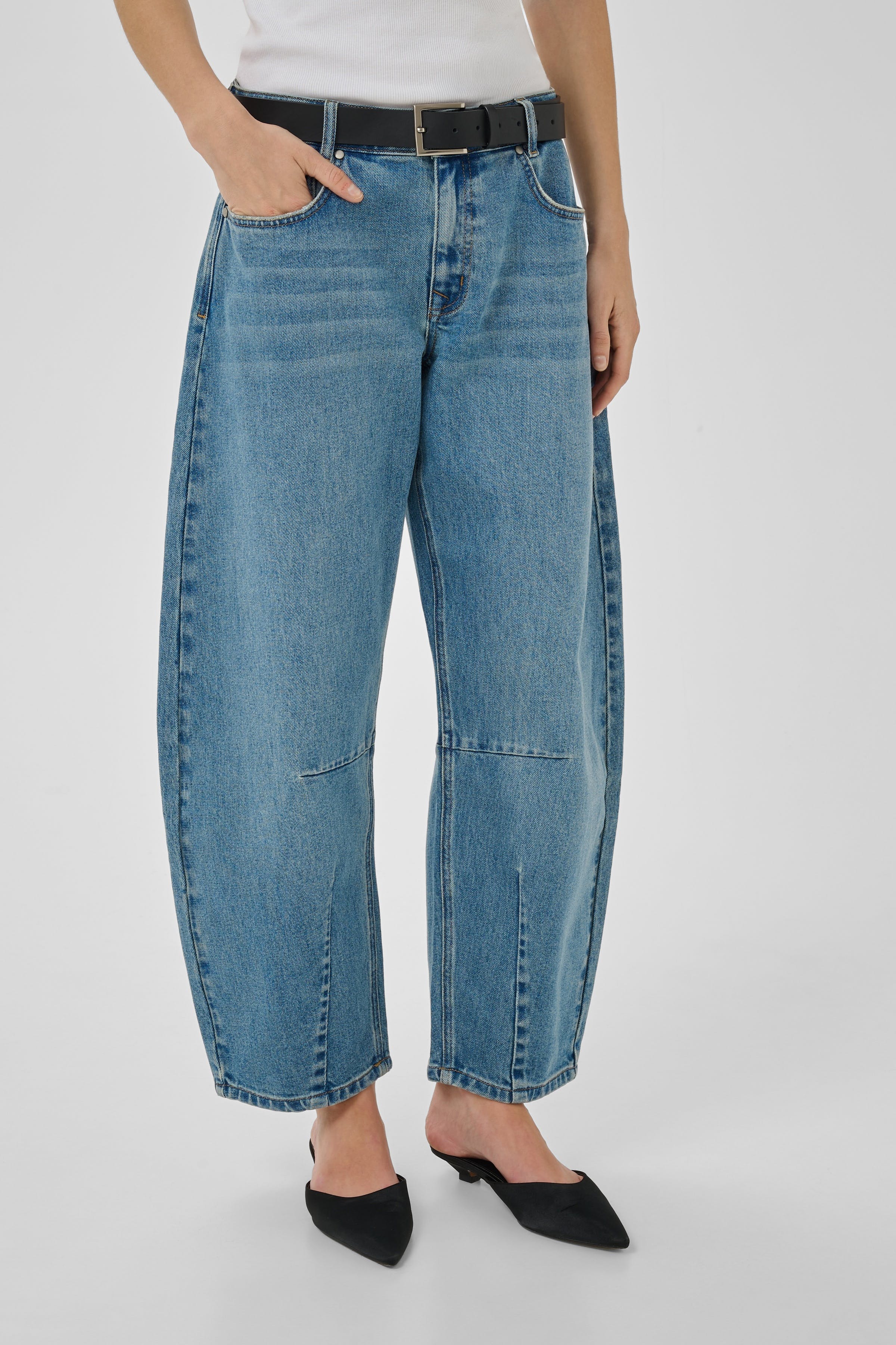 MWHottie Jeans LOOKBOOK FRONT 10705840-100053