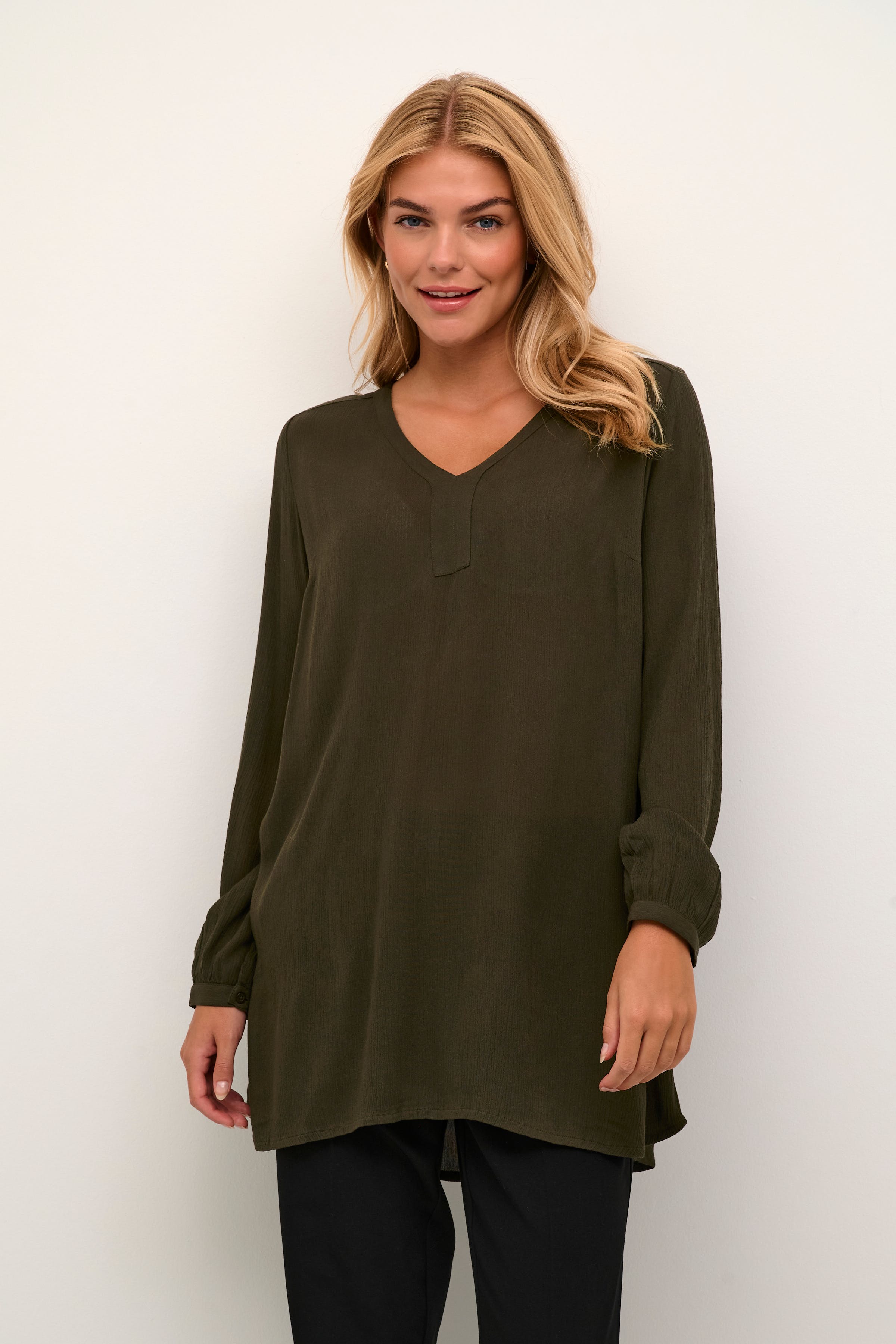 Amber Tunika LOOKBOOK FRONT 501038-190414