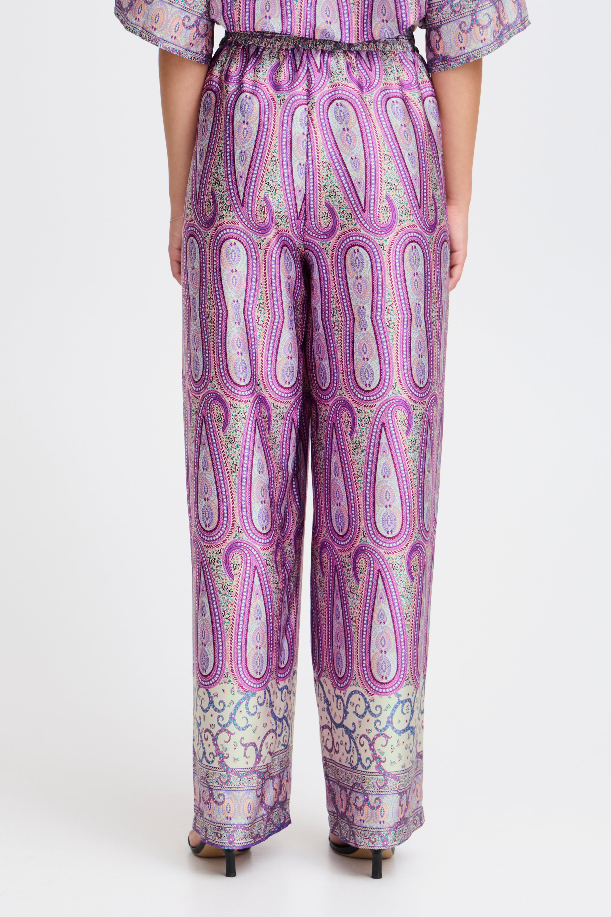 IXNABILA pants LOOKBOOK BACK 20123485-182328