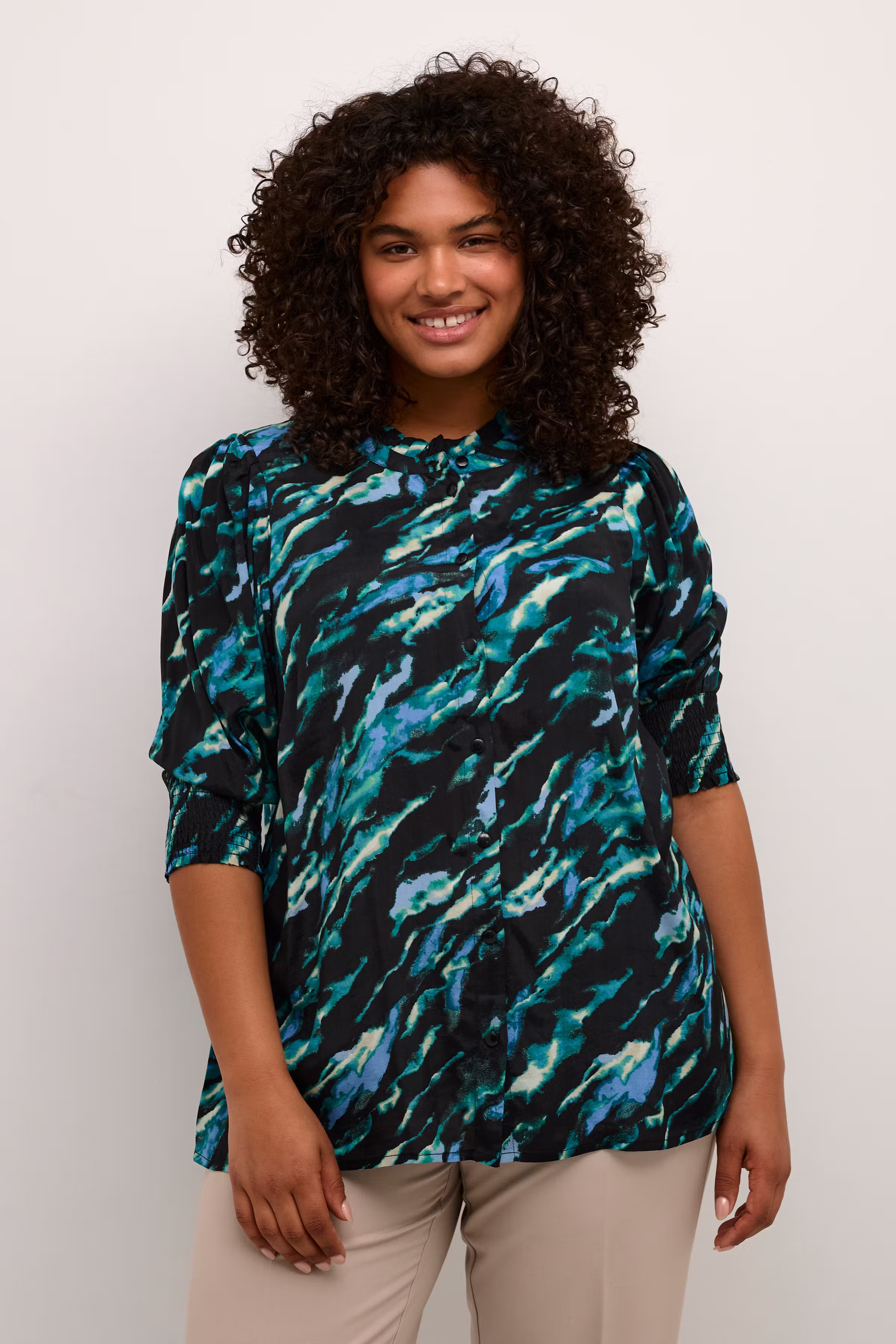 KCnatana Shirt LOOKBOOK FRONT 10581998-105180