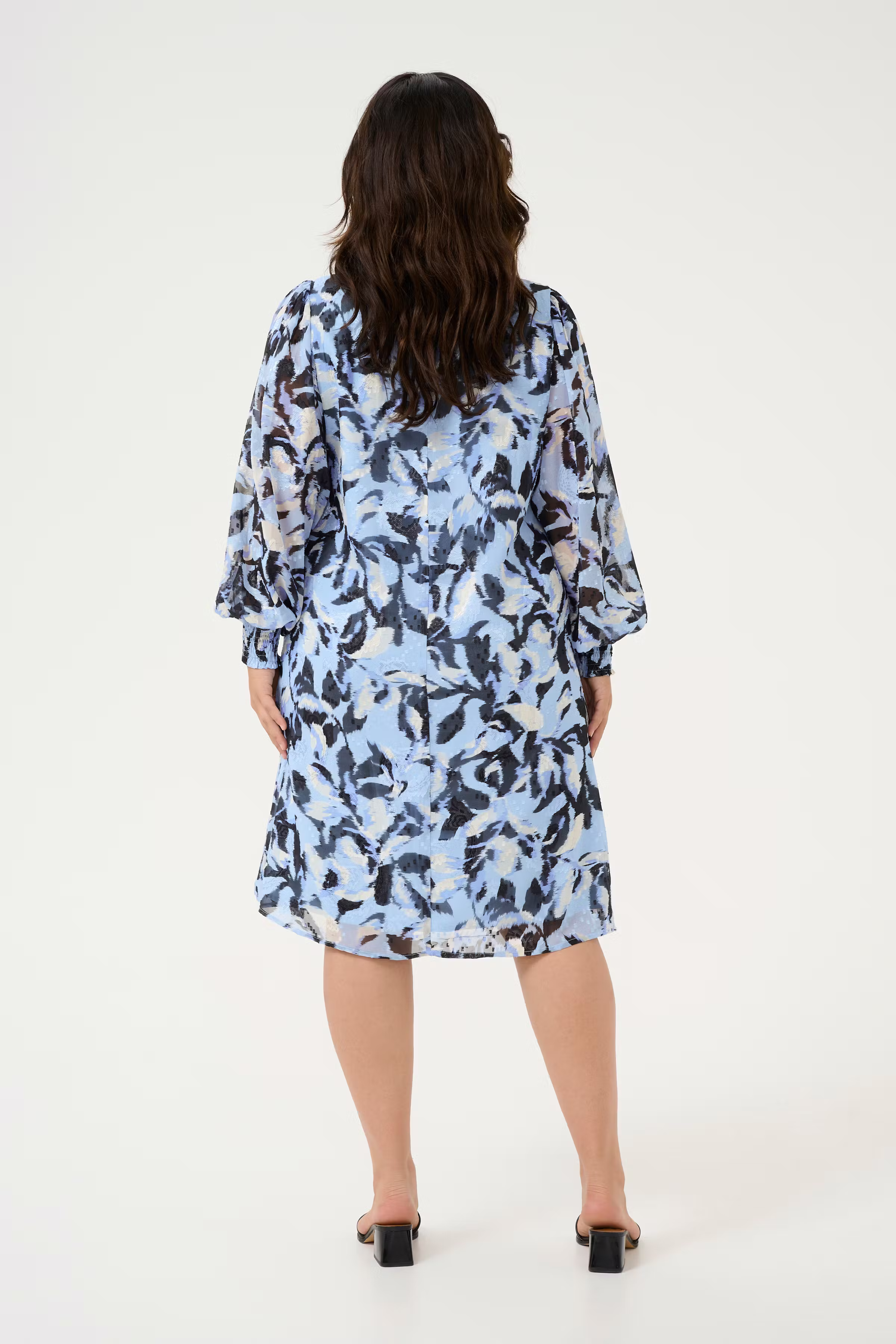 KCelona Robe LOOKBOOK BACK 10583061-107289