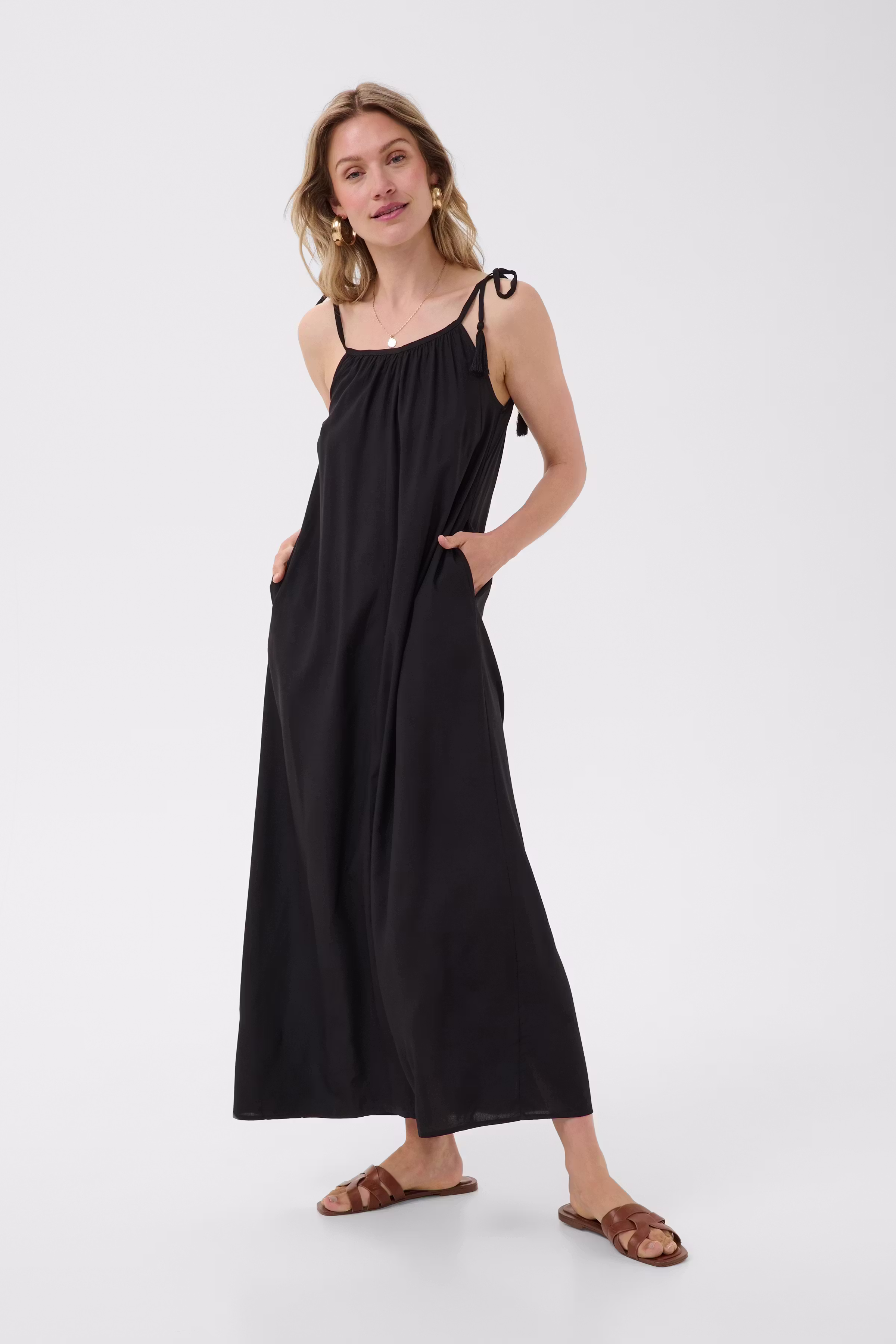 CRTiah Jurk LOOKBOOK FRONT 10614985-100120