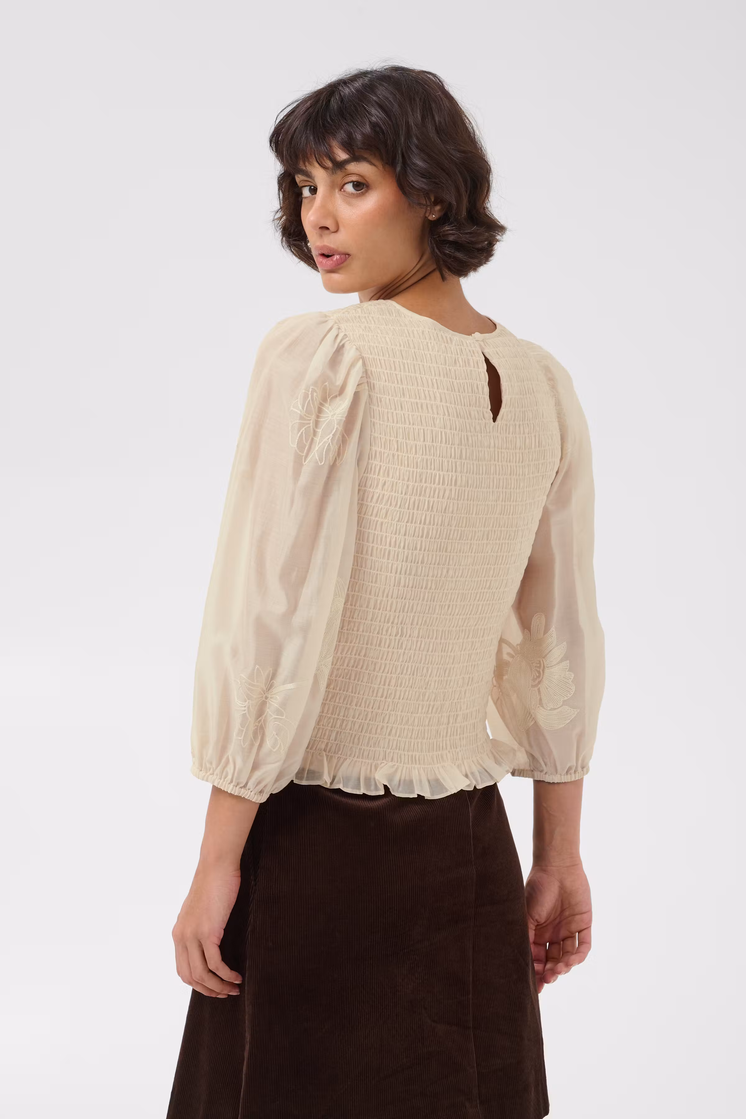 ChikaPW Blouse LOOKBOOK BACK 30310820-120304