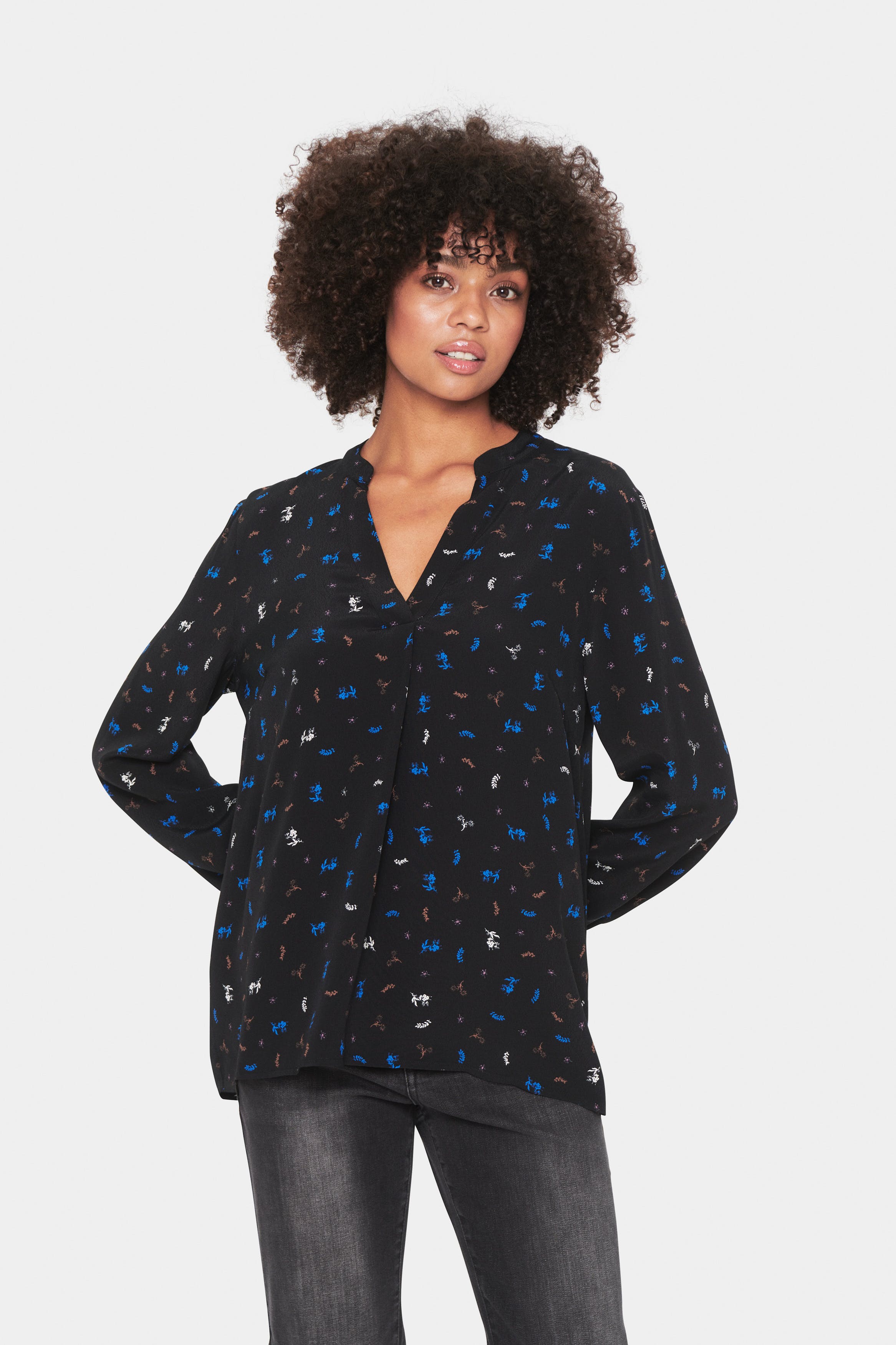 AgnesSZ Bluse LOOKBOOK FRONT 30510728-600404