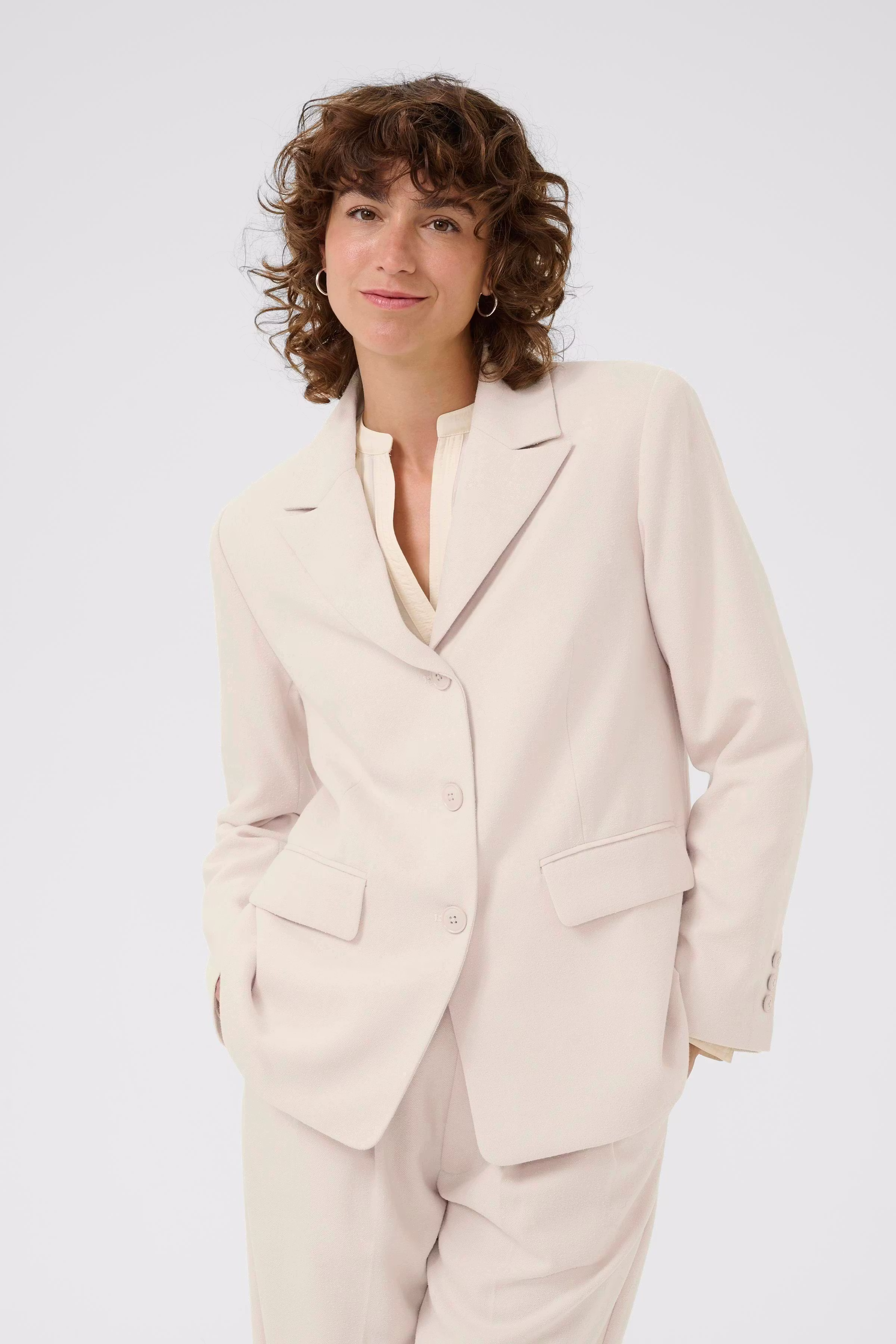 SalihaPW Blazer LOOKBOOK FRONT 30309949-130400