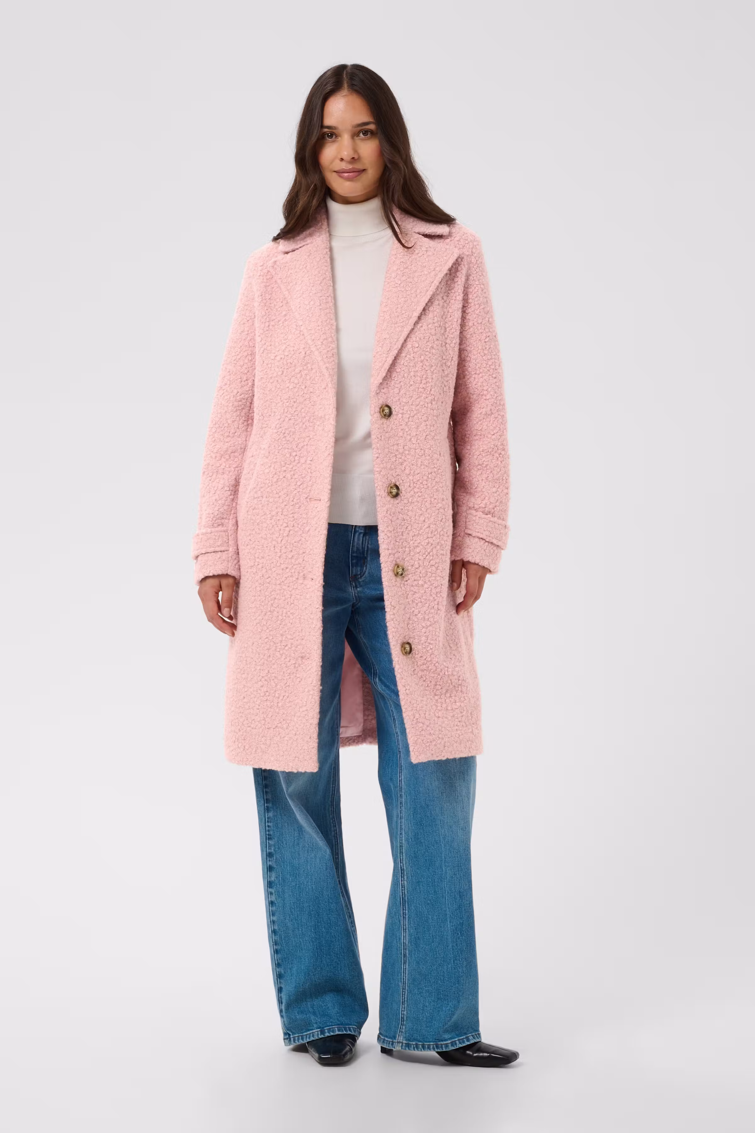 KAanne Coat LOOKBOOK FRONT 10506924-151607
