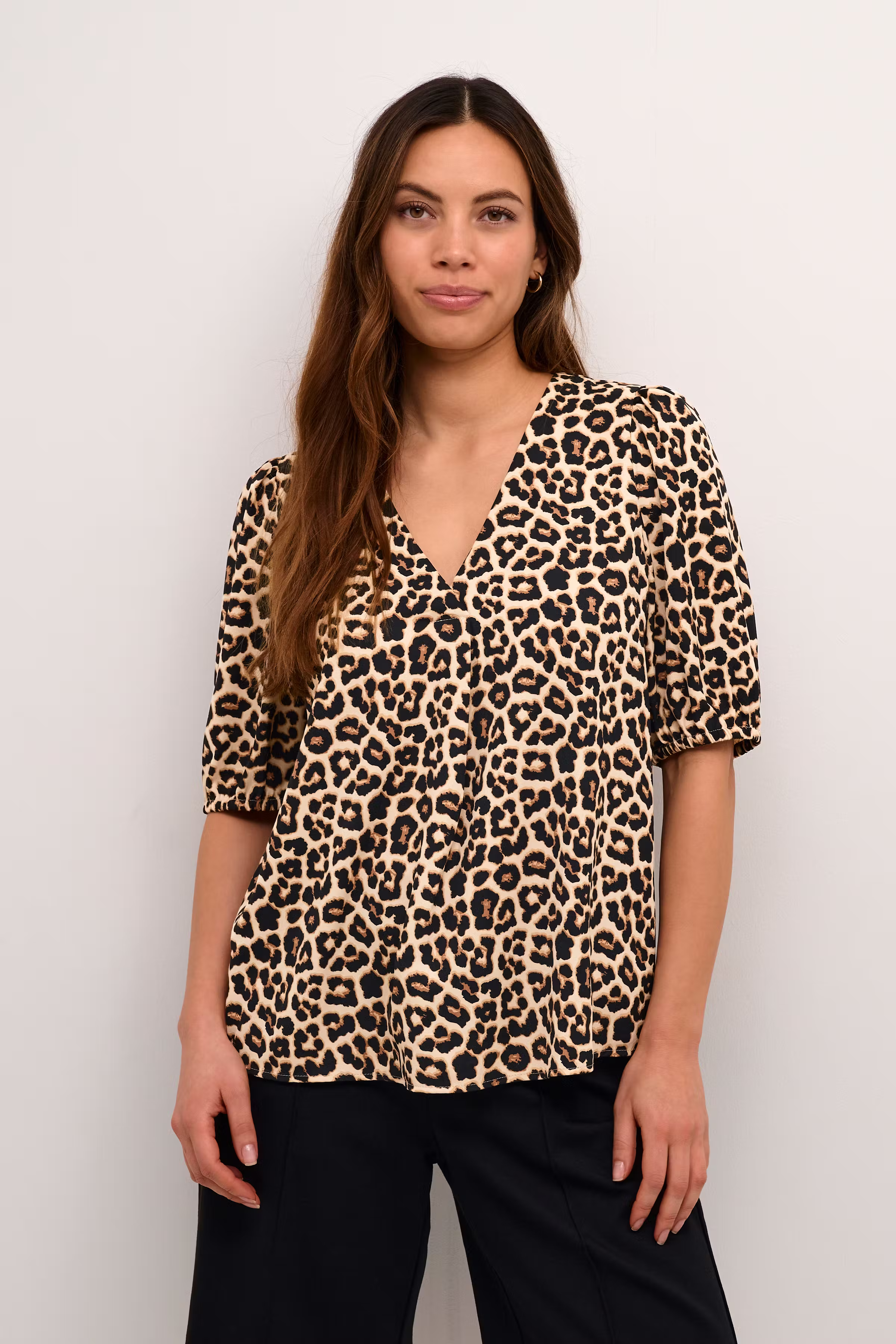 CUbesti Leopard blouse LOOKBOOK FRONT 50111179-106249