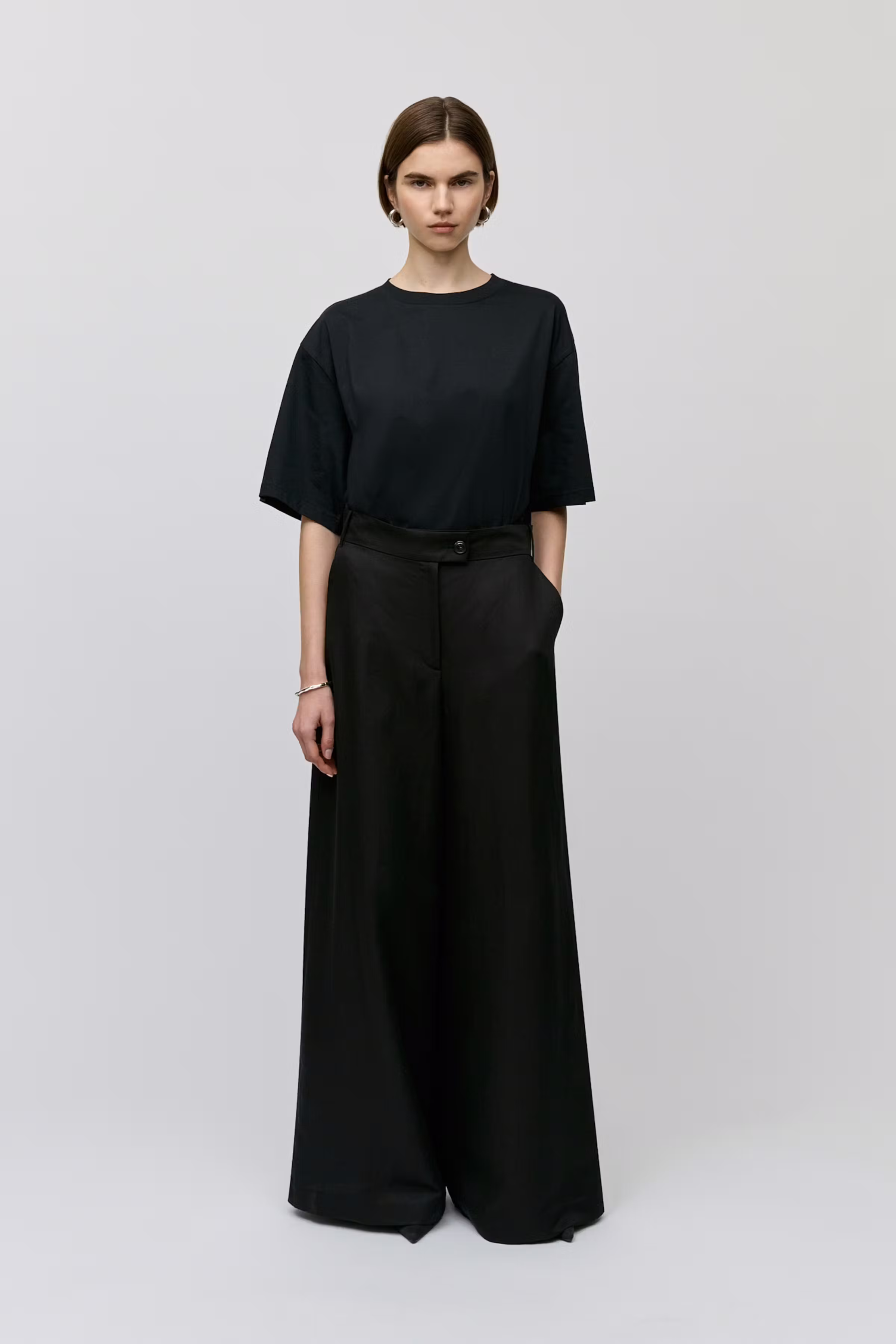 PIERA Trousers LOOKBOOK FRONT 30600622-BK999