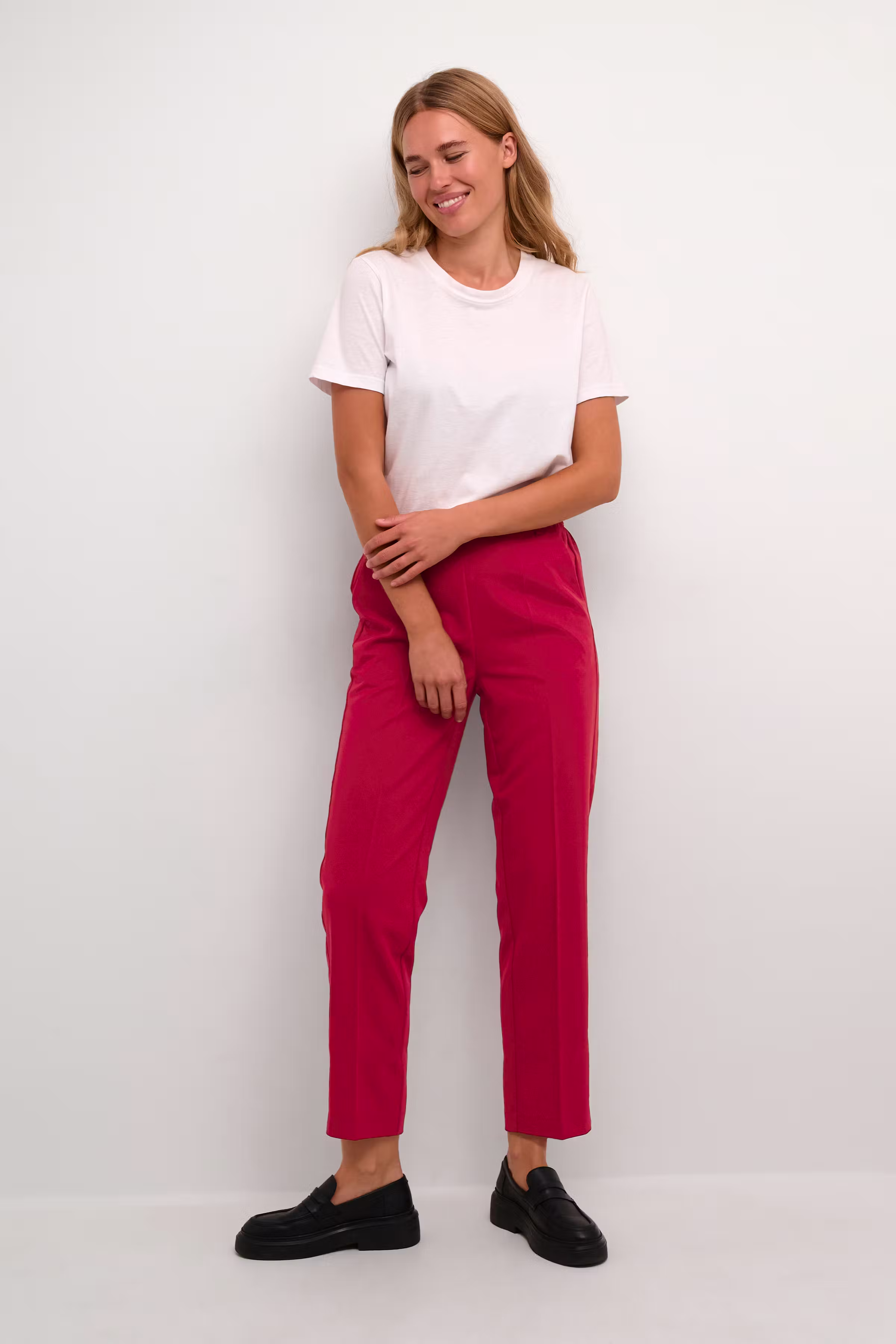 KAsakura Cropped Hose LOOKBOOK FRONT 10506127-191531