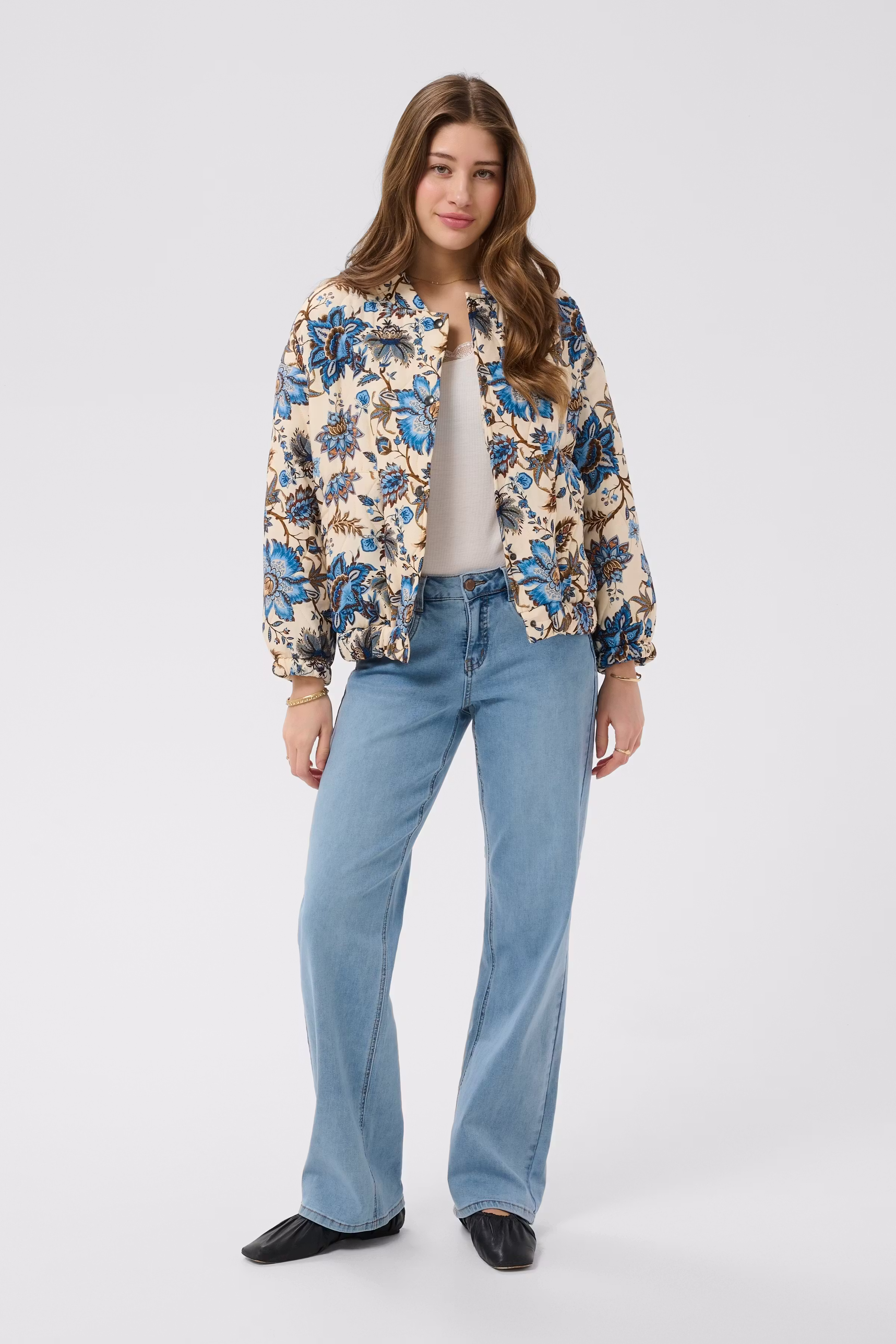 CRMaisey Bomber jacket LOOKBOOK FRONT 10613139-106789