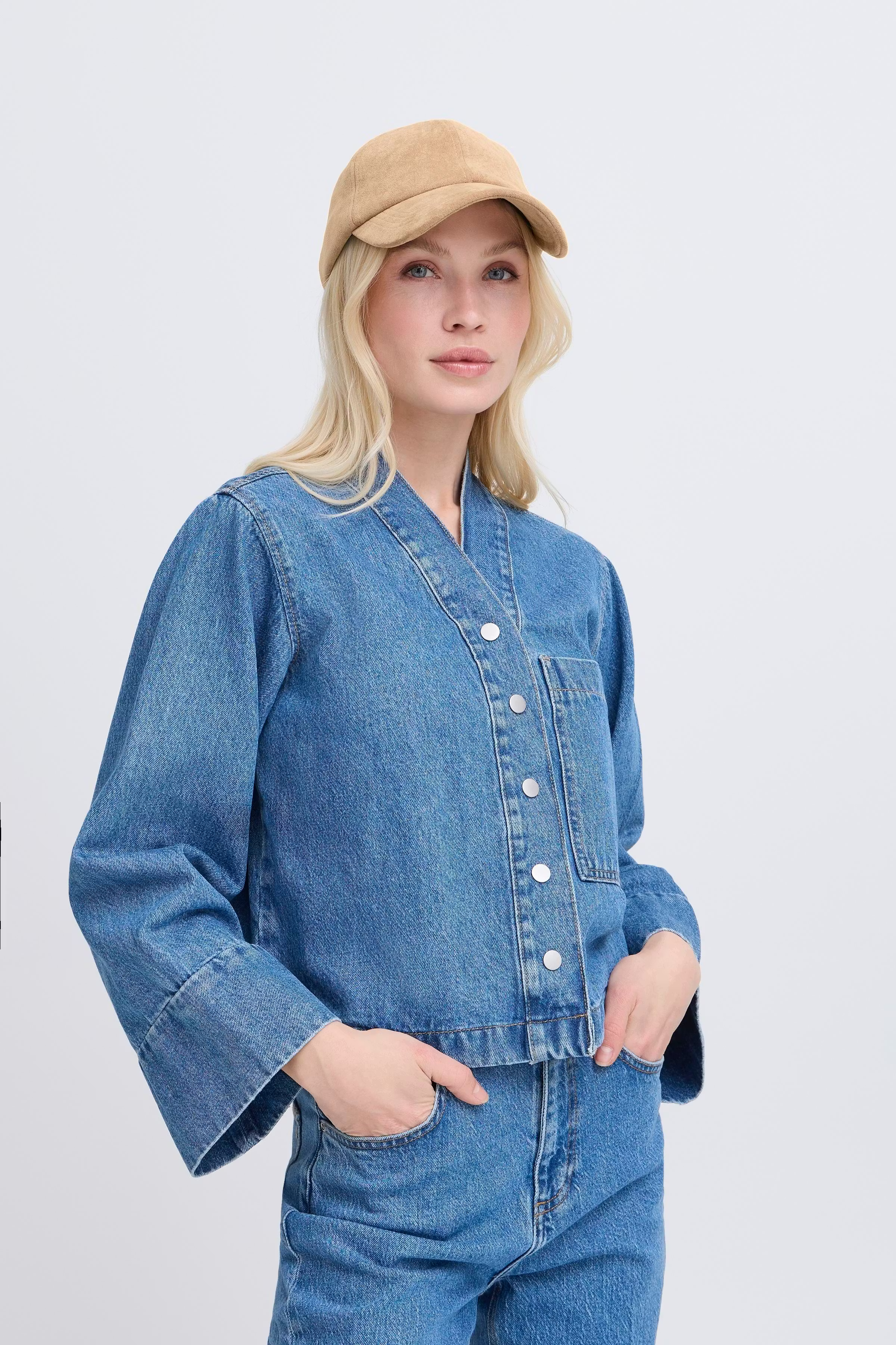 BYVUEDE Caps LOOKBOOK FRONT 20818572-171038