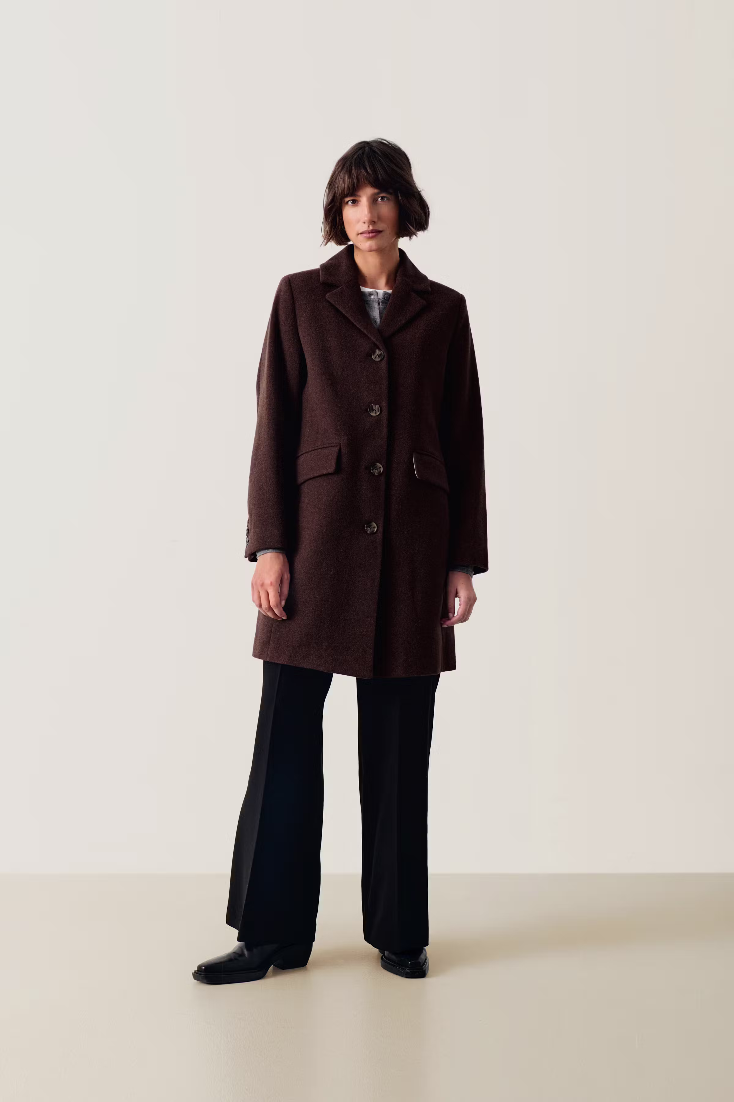 CecilPW Mantel LOOKBOOK FRONT 30310638-1912231