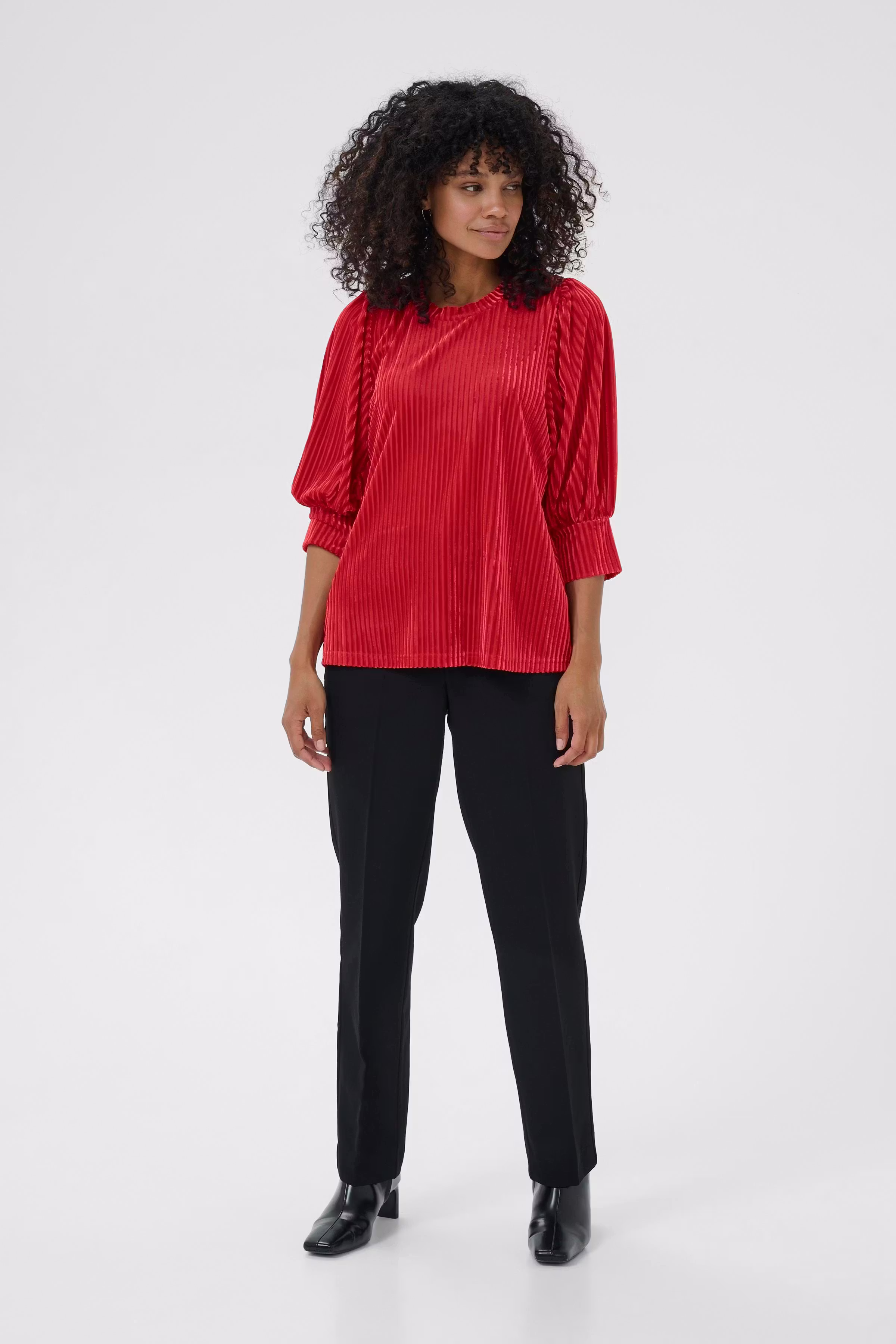 KAcaca Velourbluse LOOKBOOK FRONT 10503887-191758