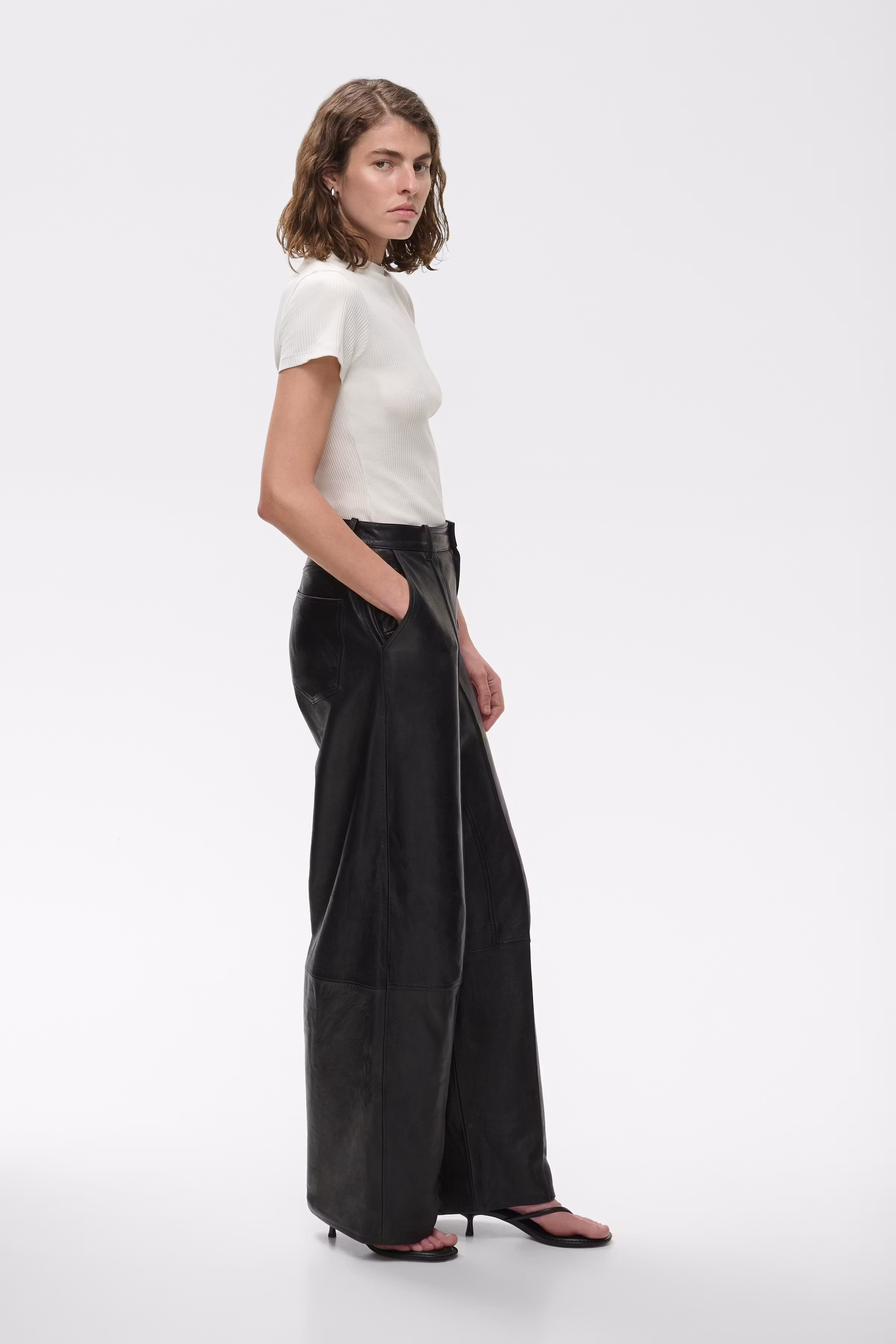 IOFeliciana T-shirt LOOKBOOK FRONT 30600084-WH010